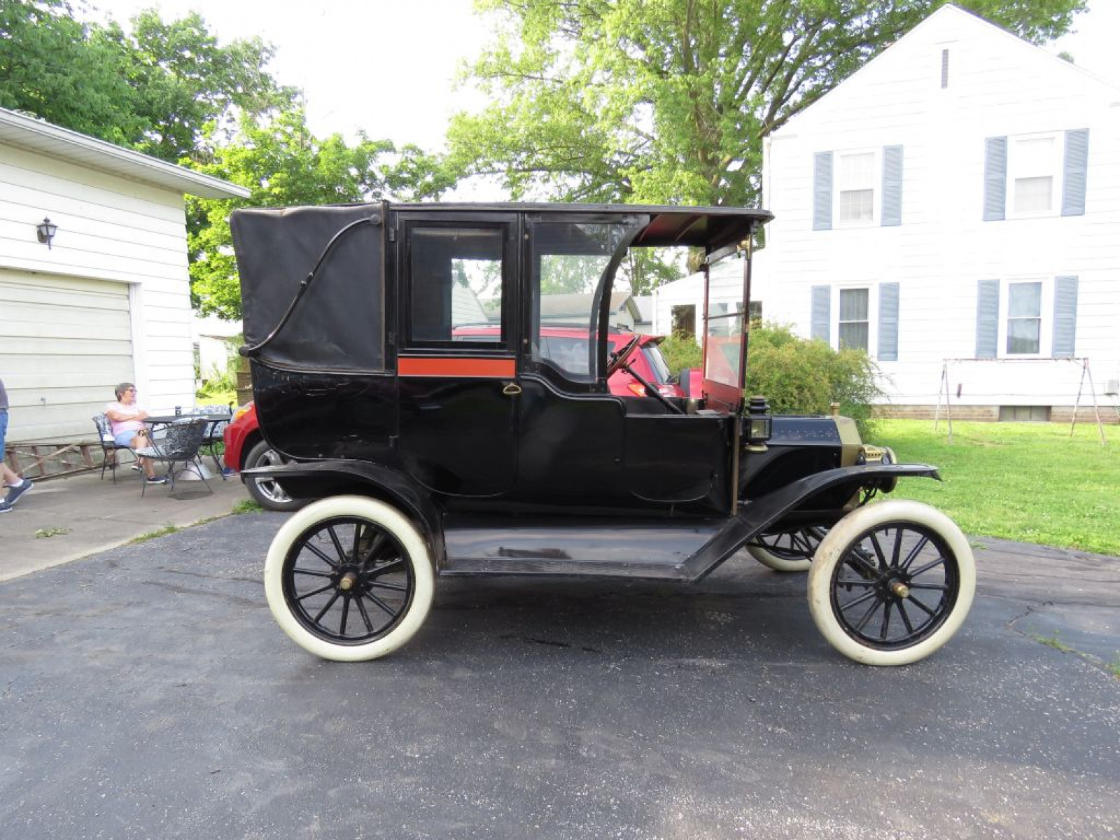 Complete 1914 Ford Model T Town Car - Image 11