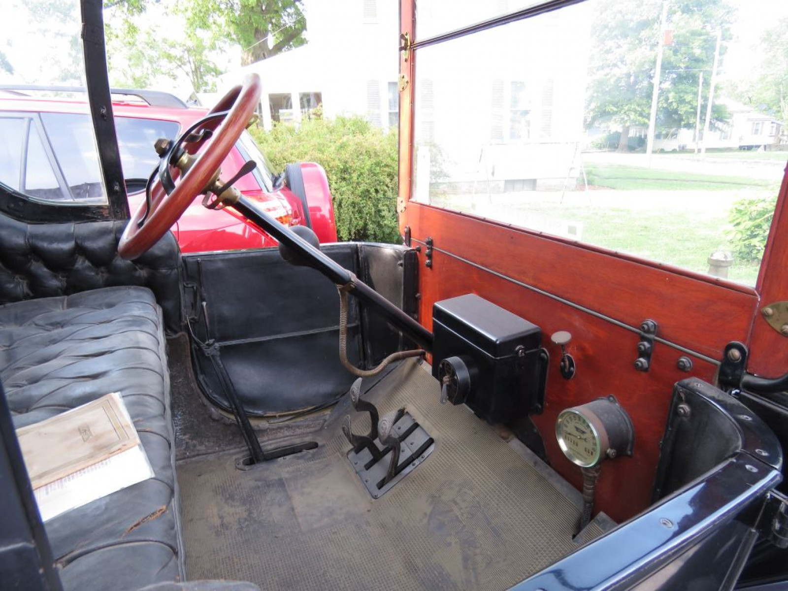 Complete 1914 Ford Model T Town Car - Image 12