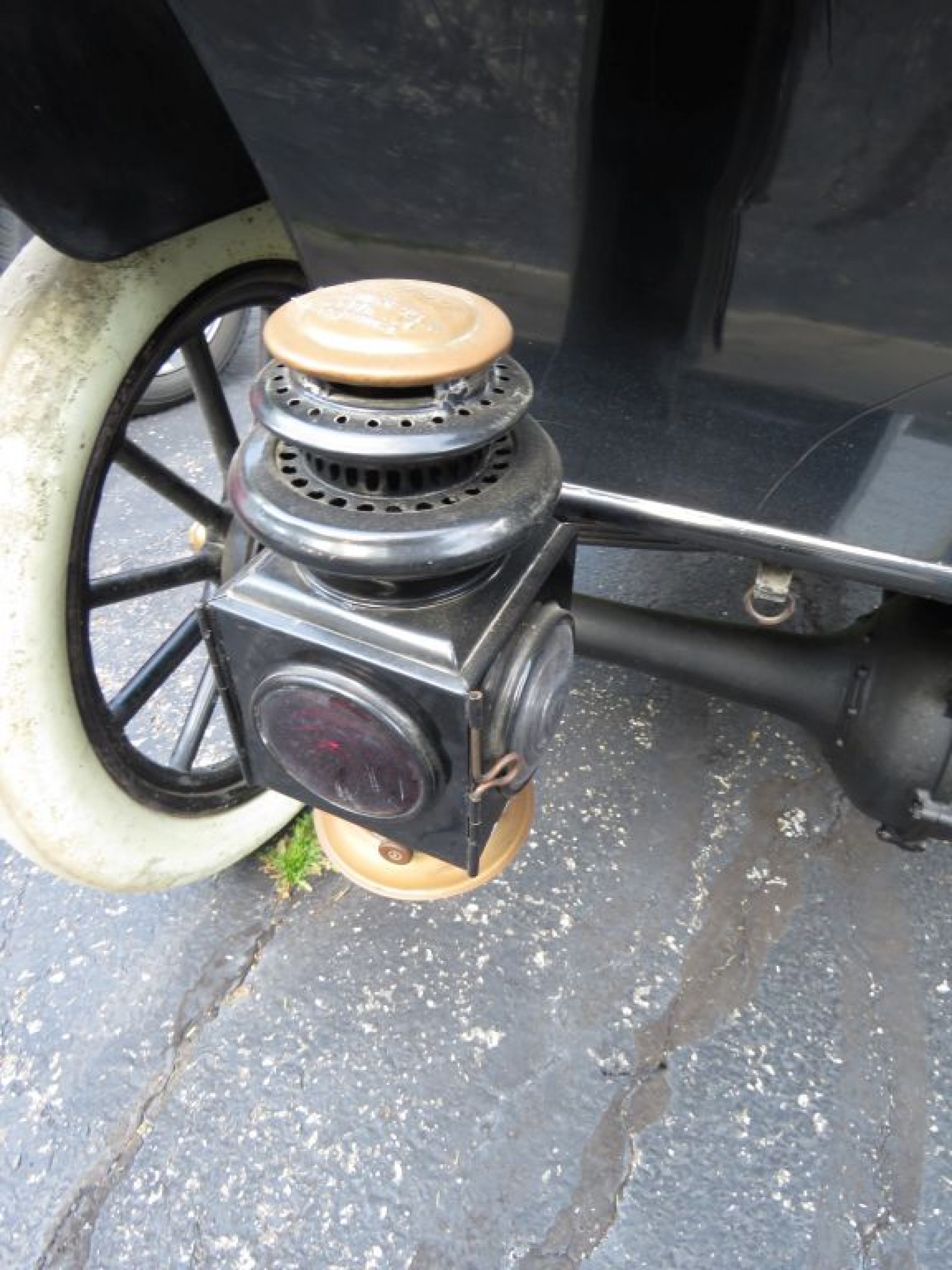 Complete 1914 Ford Model T Town Car - Image 18