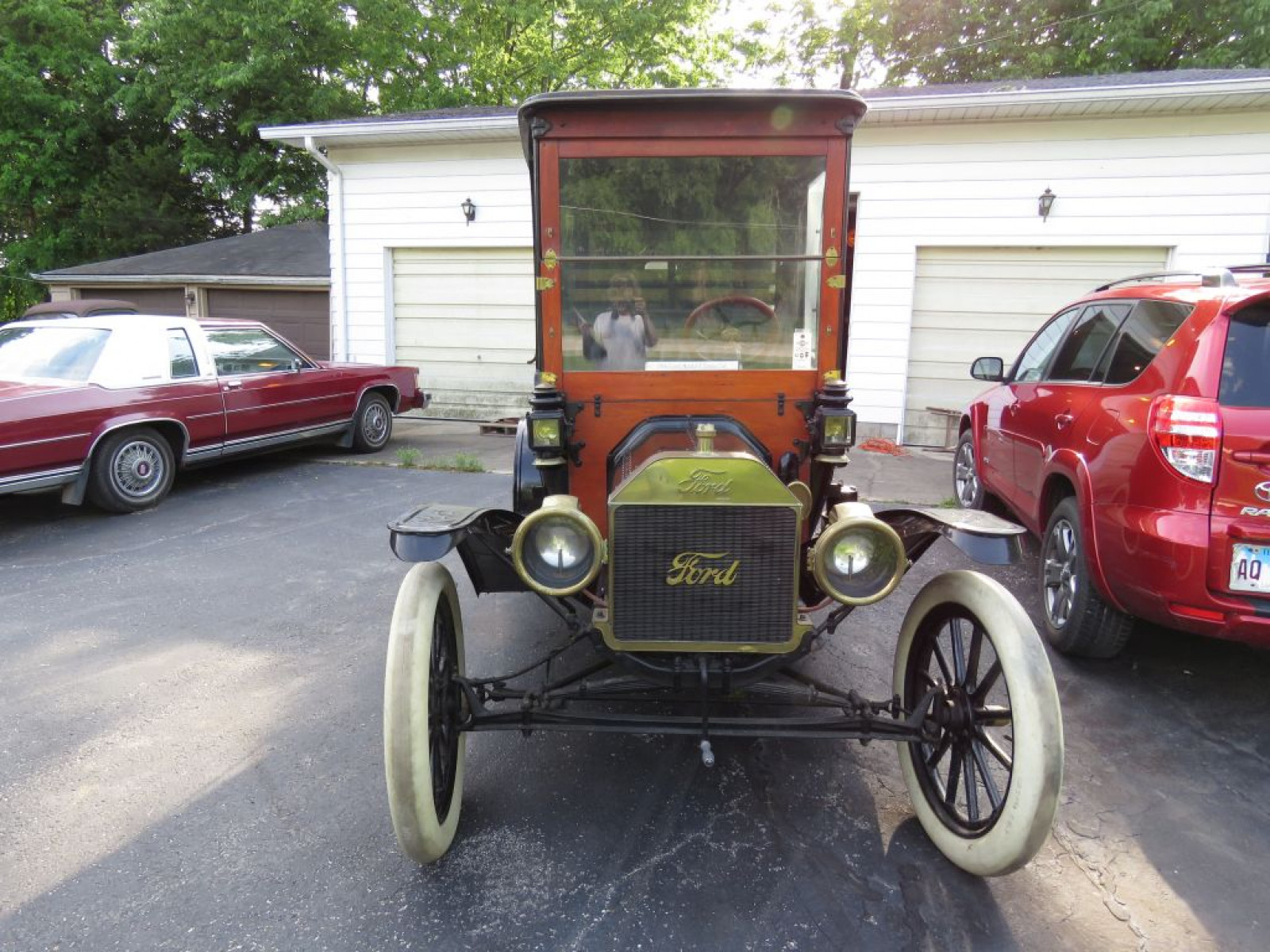Complete 1914 Ford Model T Town Car - Image 2