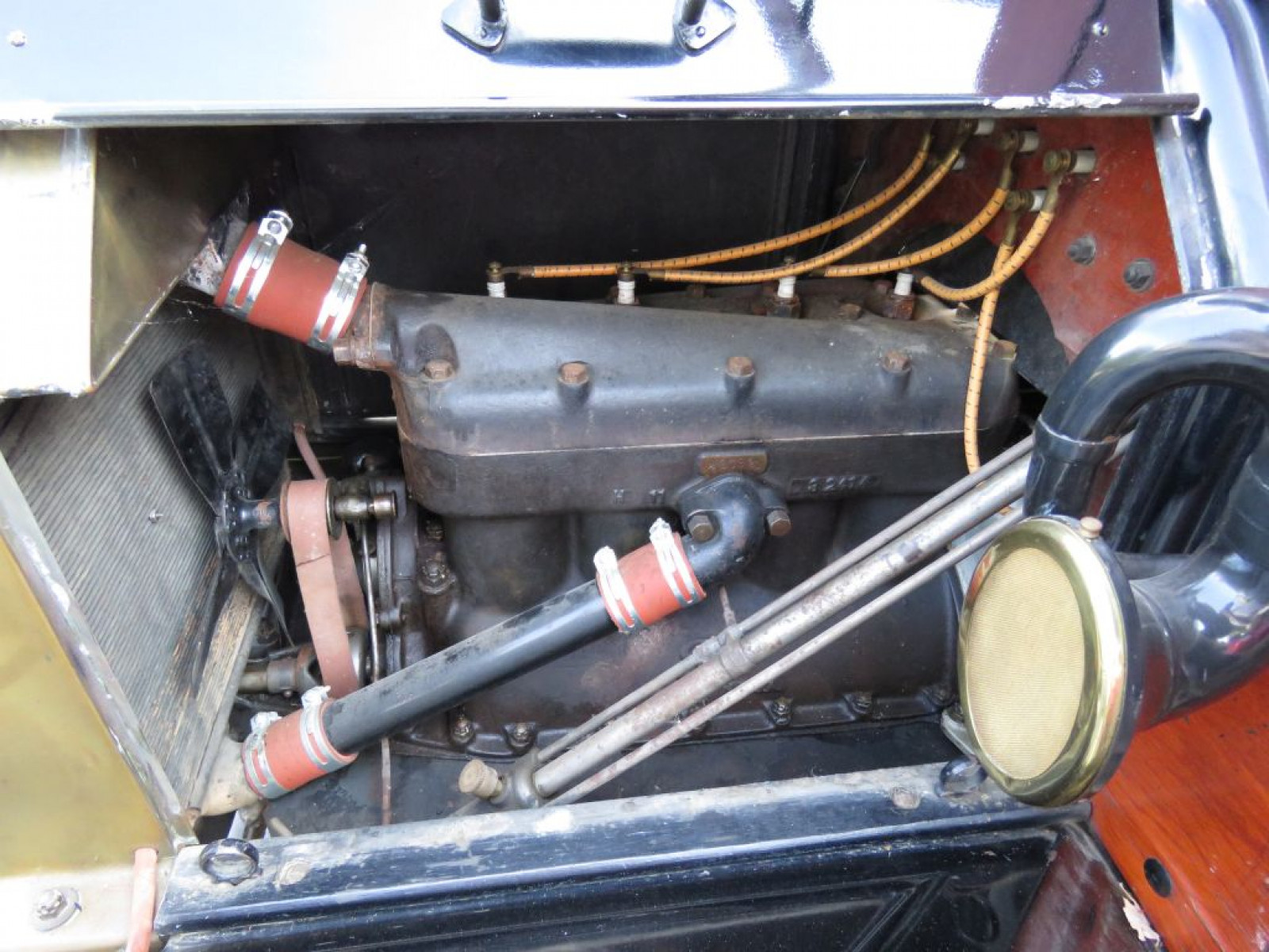 Complete 1914 Ford Model T Town Car - Image 21