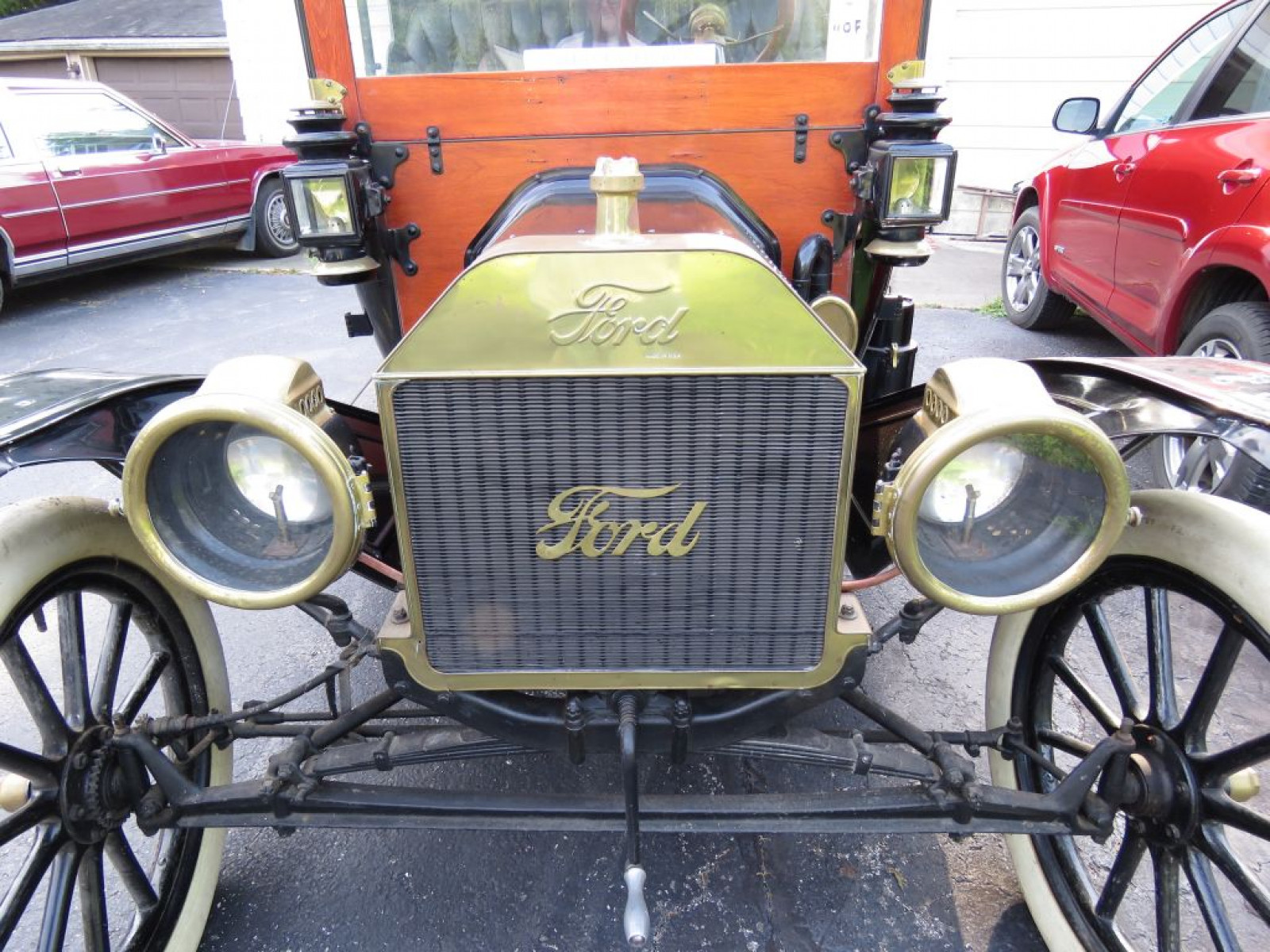 Complete 1914 Ford Model T Town Car - Image 3