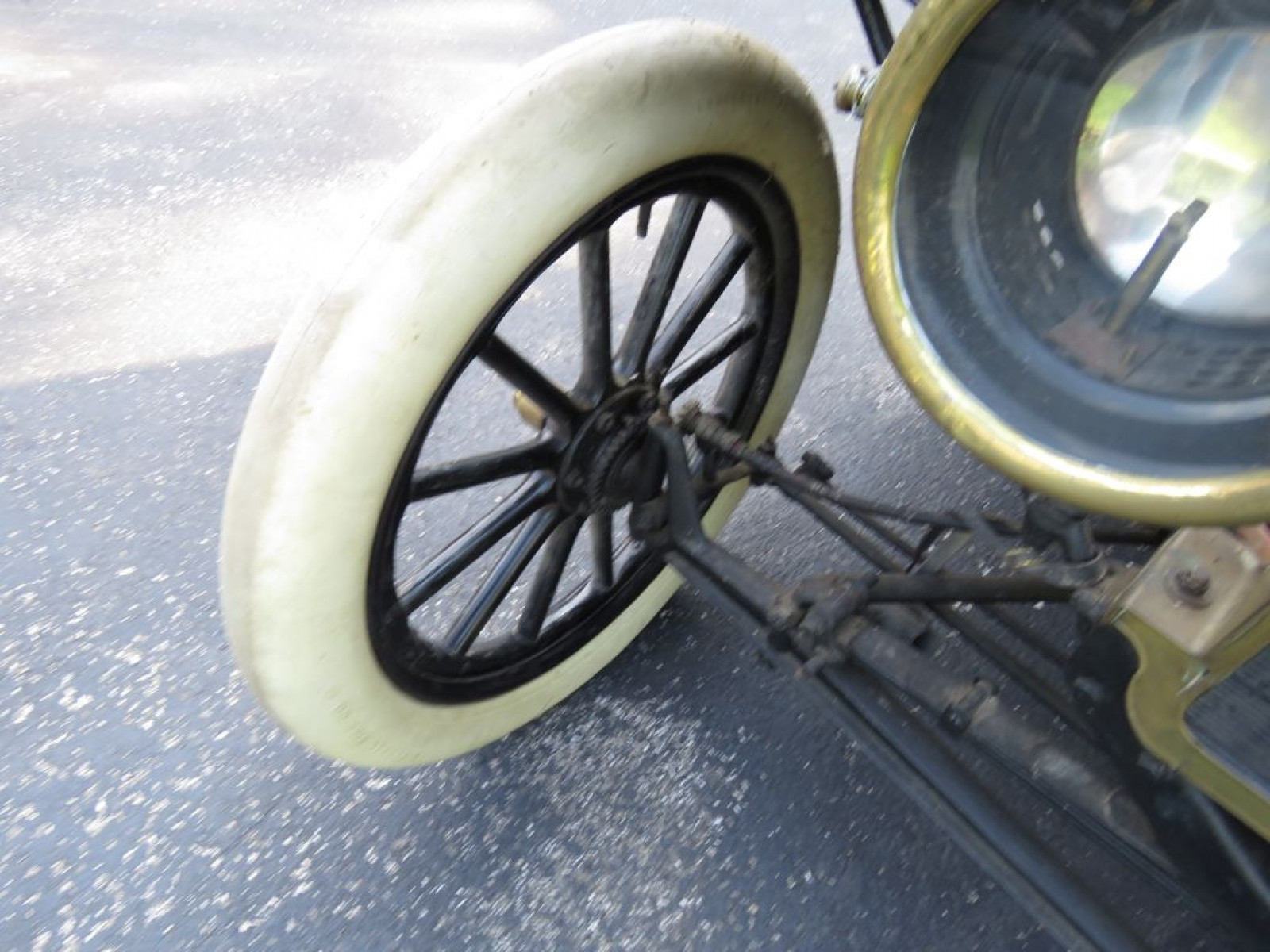 Complete 1914 Ford Model T Town Car - Image 7