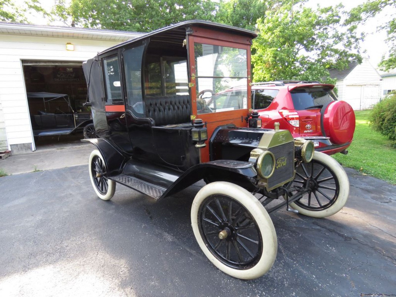 Complete 1914 Ford Model T Town Car - Image 8