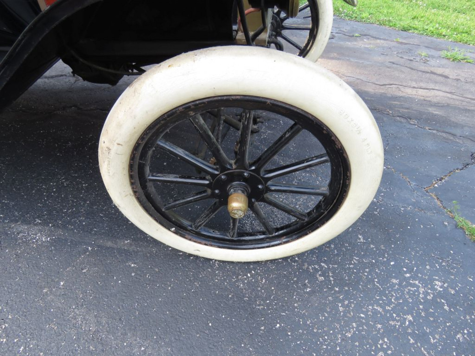 Complete 1914 Ford Model T Town Car - Image 9