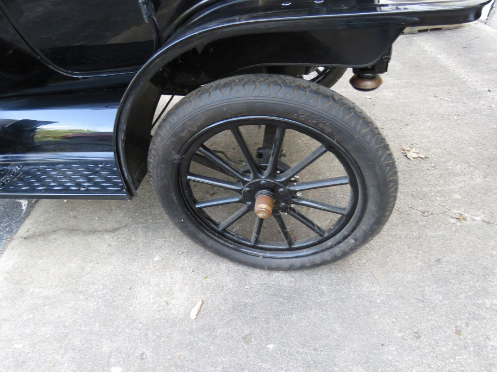 Older Restoration 1914 Ford Model T Touring Car - Image 15