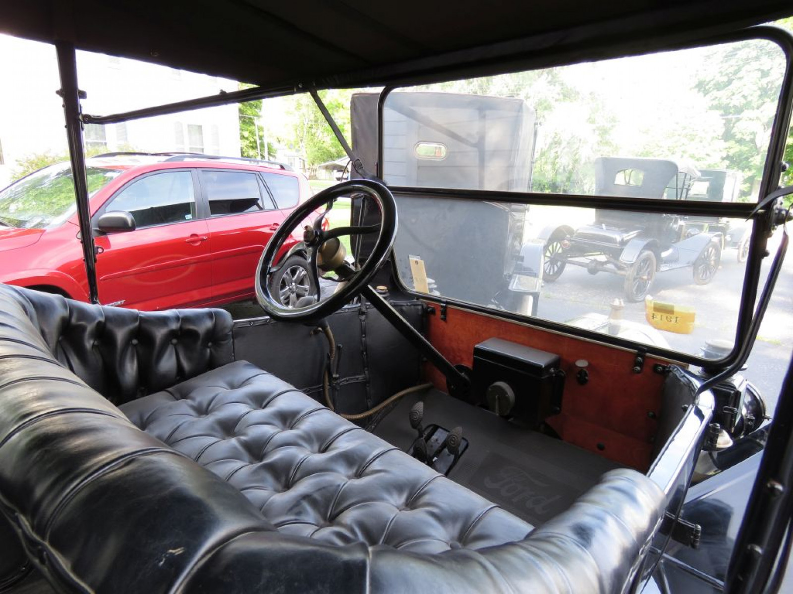Older Restoration 1914 Ford Model T Touring Car - Image 7