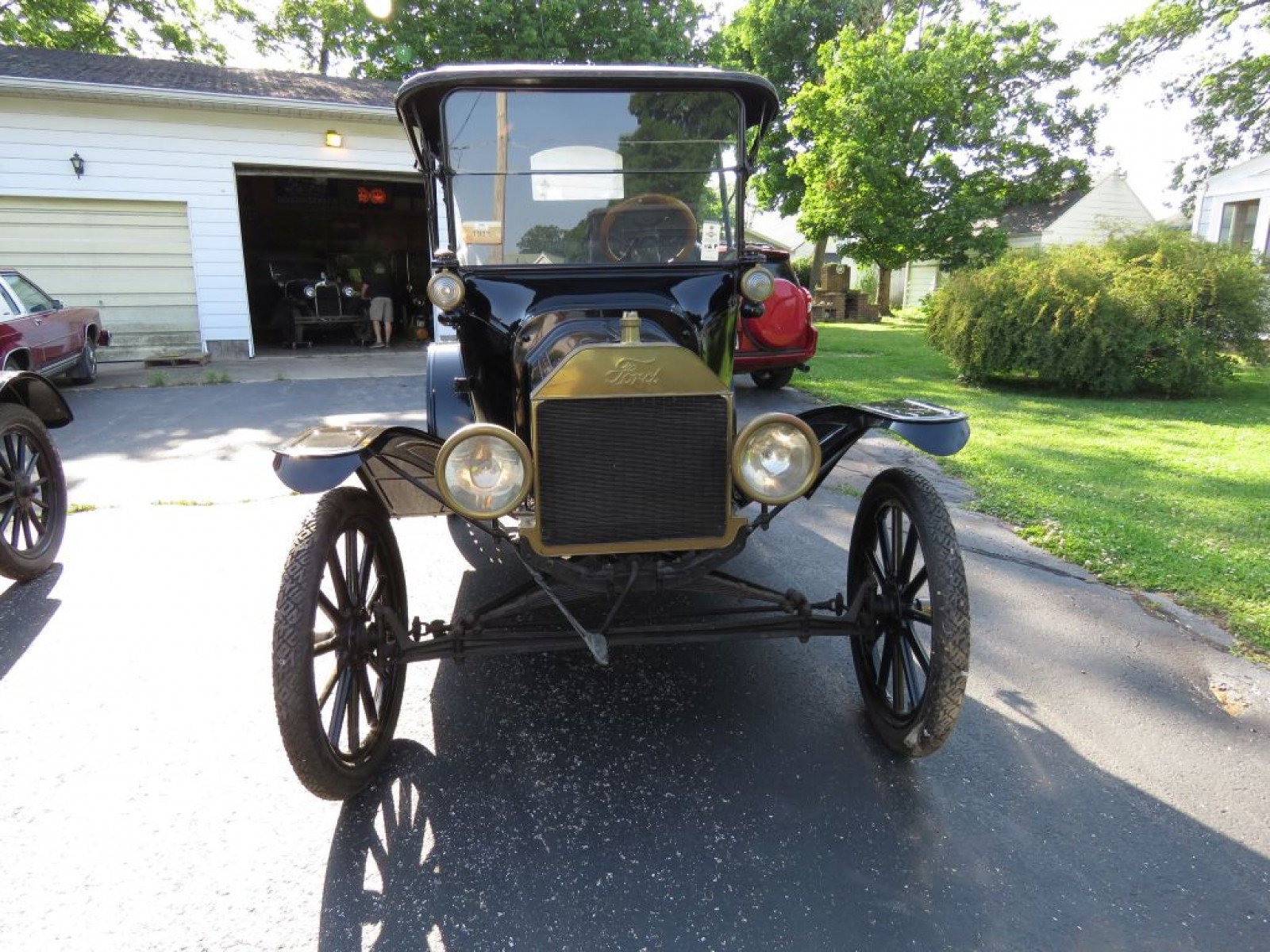 Complete 1915 Ford Model T Roadster - Image 2