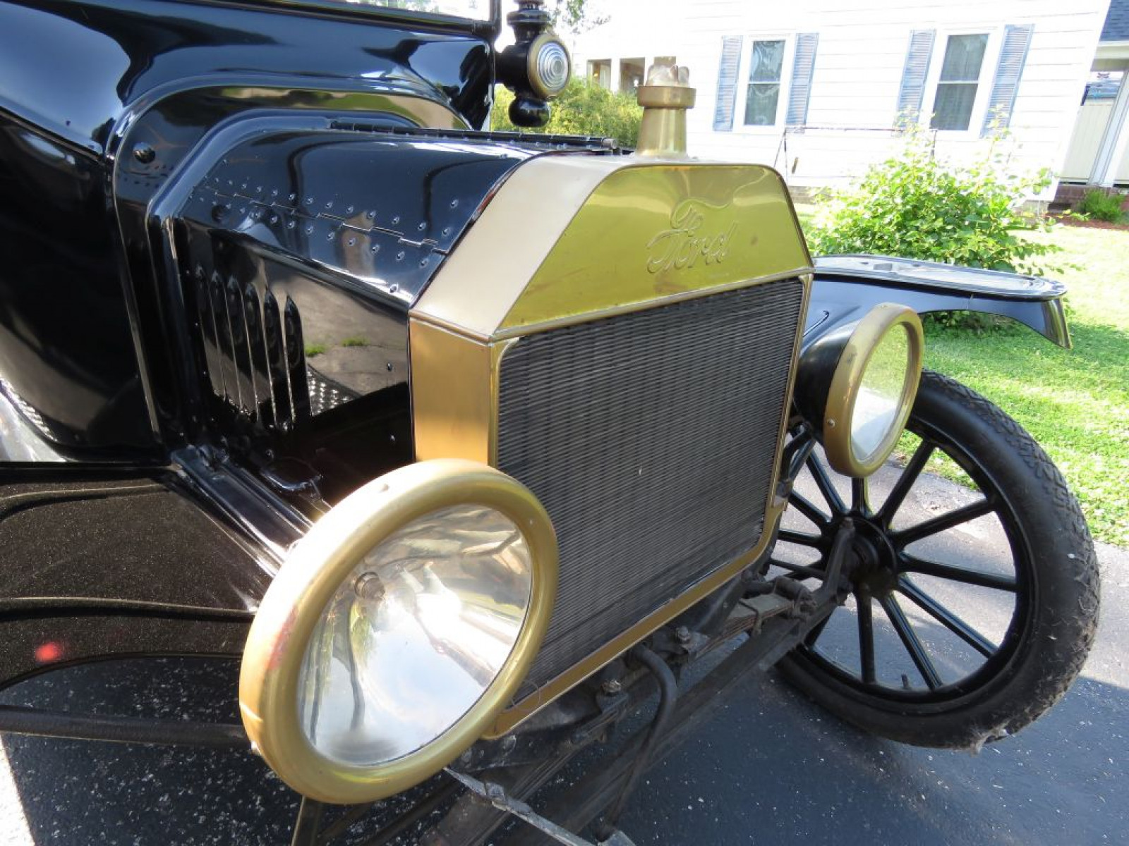 Complete 1915 Ford Model T Roadster - Image 3
