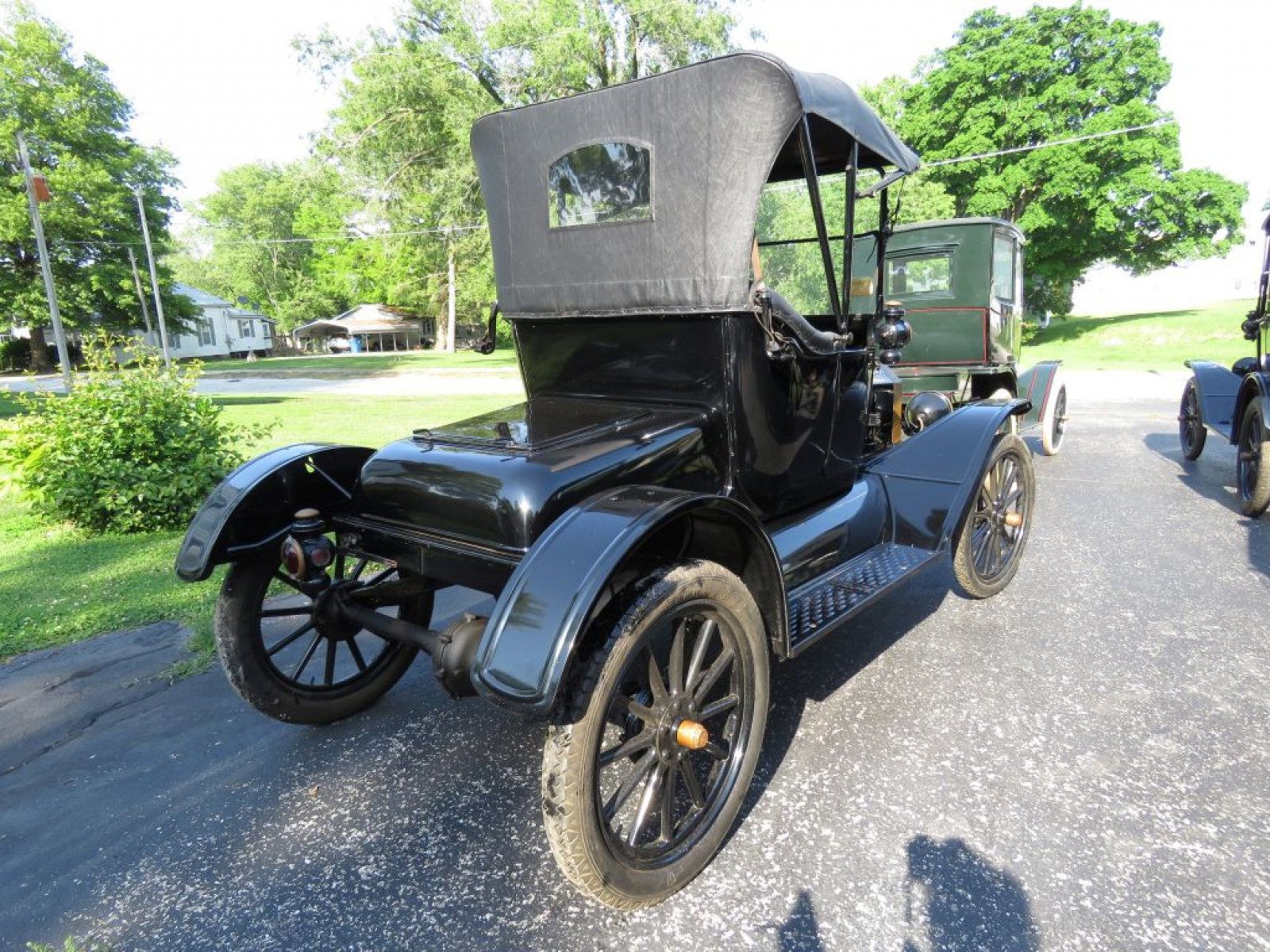 Complete 1915 Ford Model T Roadster - Image 6