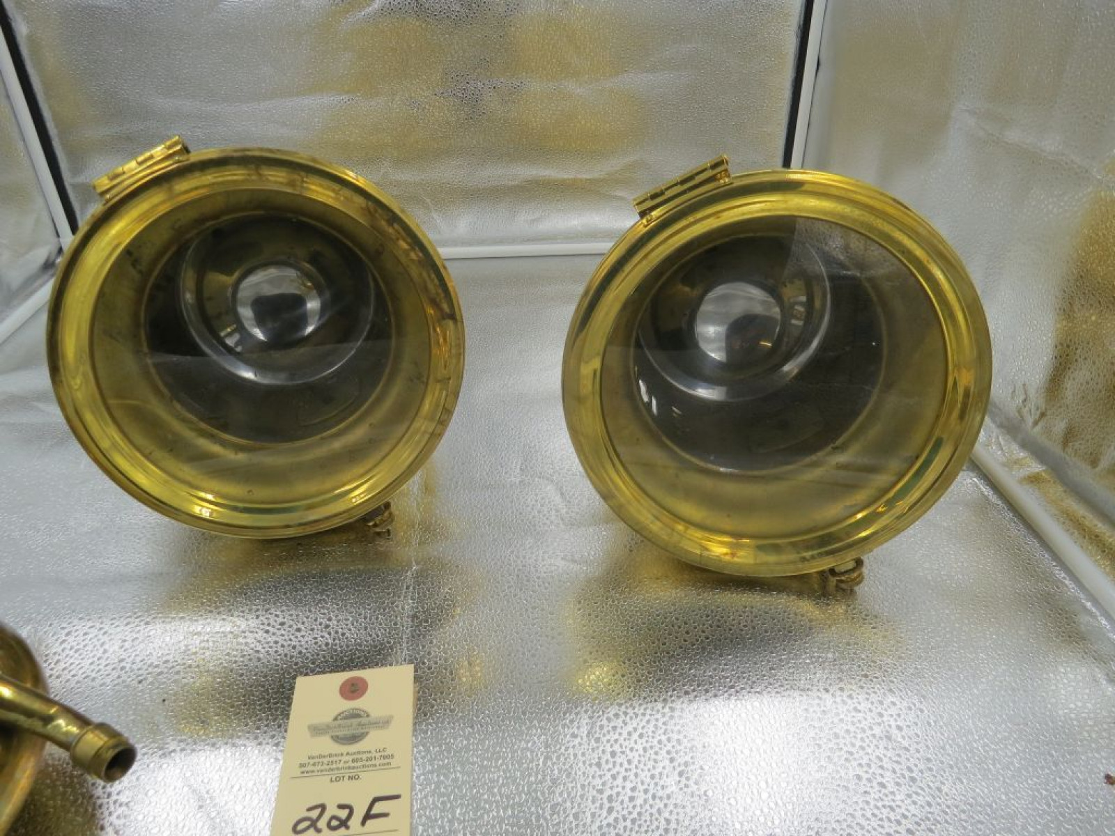 Pair of E+J Model 466 Headlights - Image 4