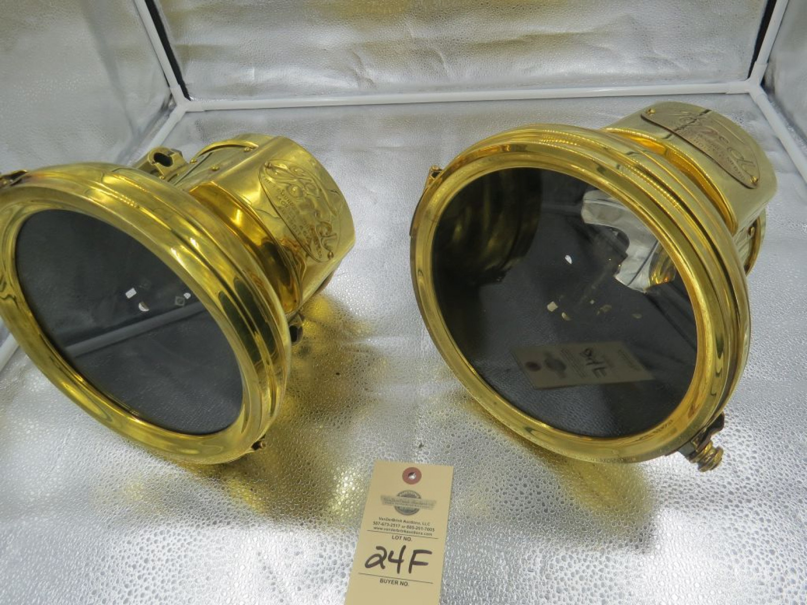Pair of E+J Model 466 Headlights - Image 1