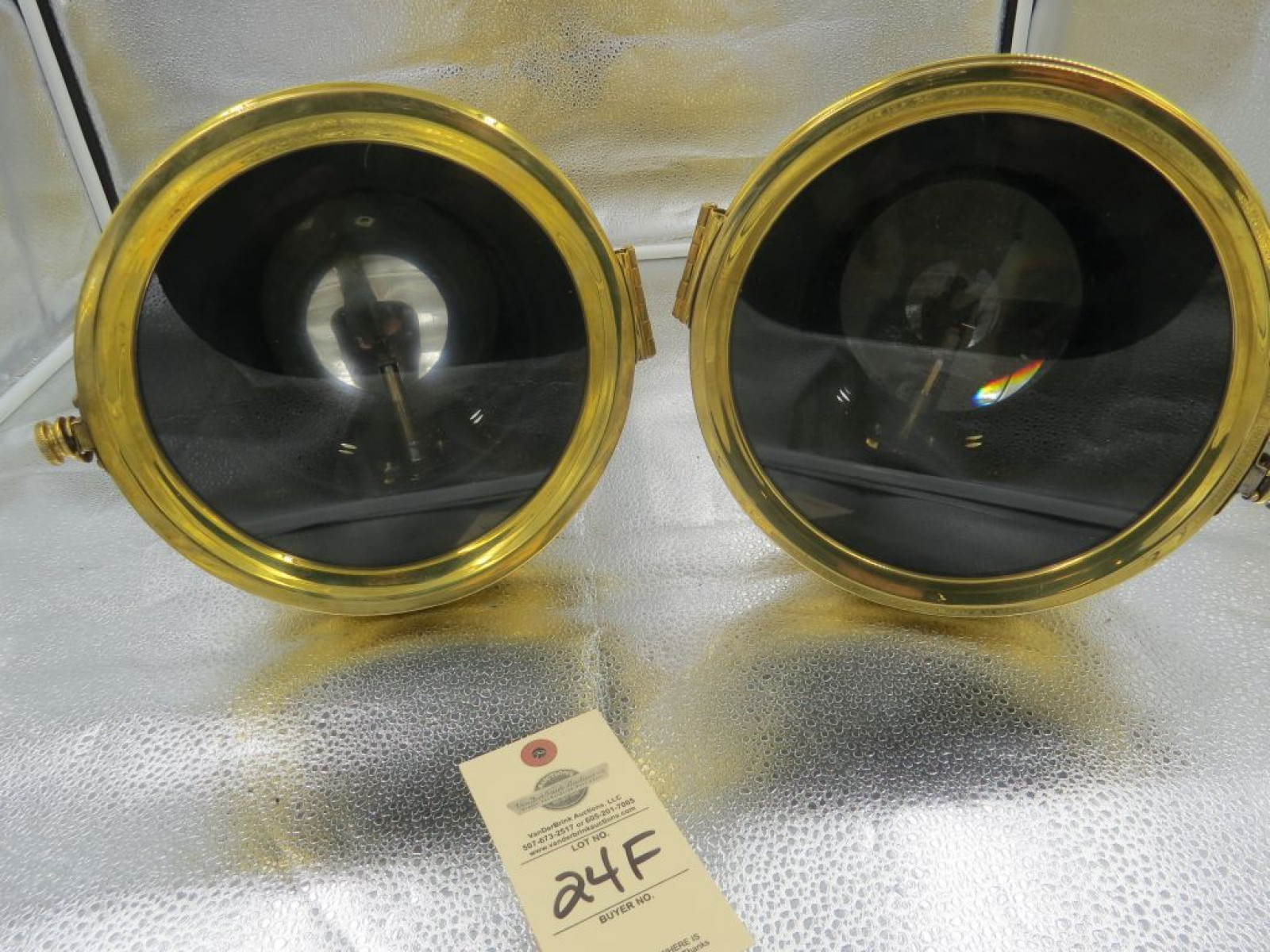 Pair of E+J Model 466 Headlights - Image 5