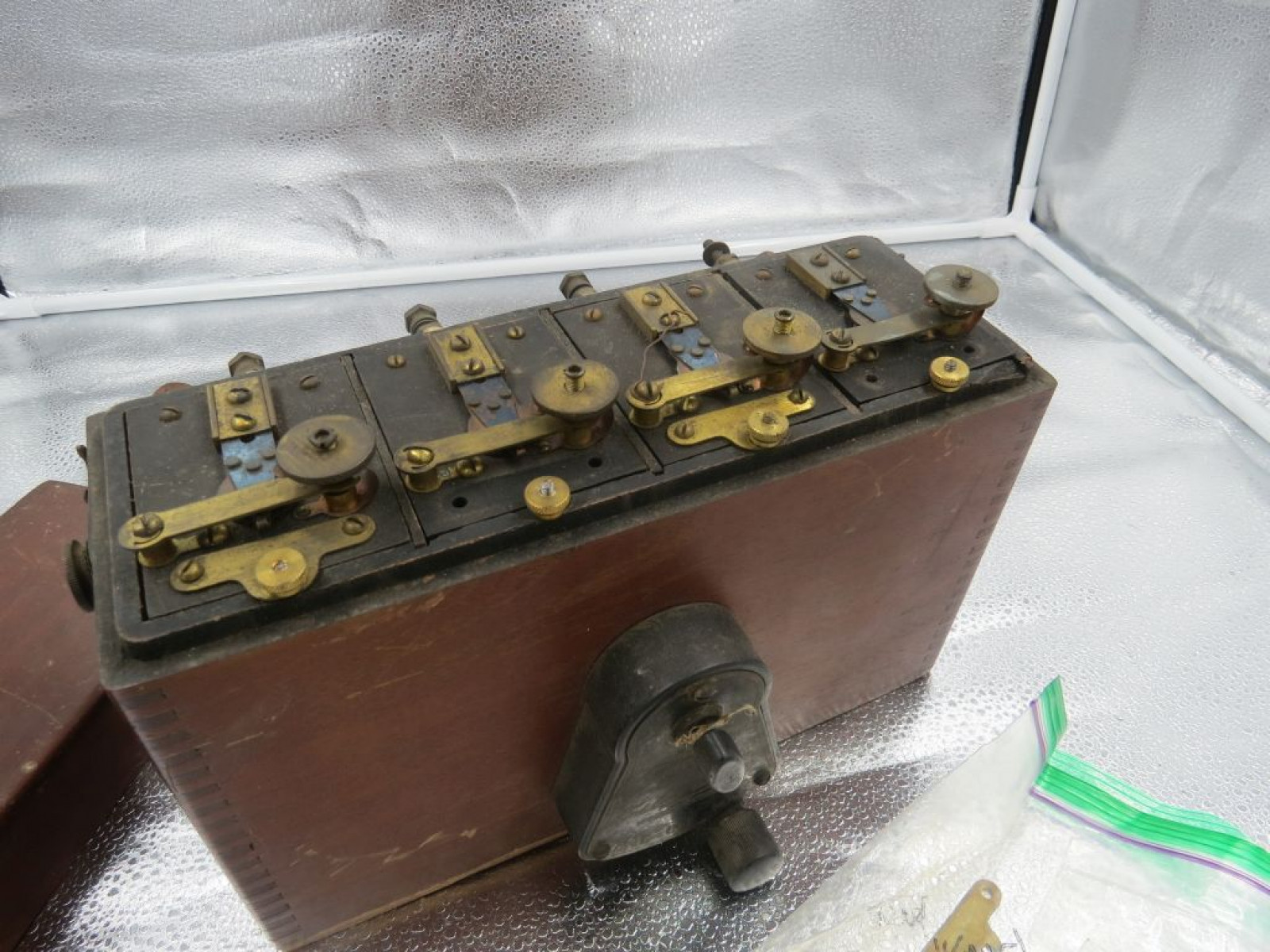 Jacobson-Brandow Coil Box - Image 1