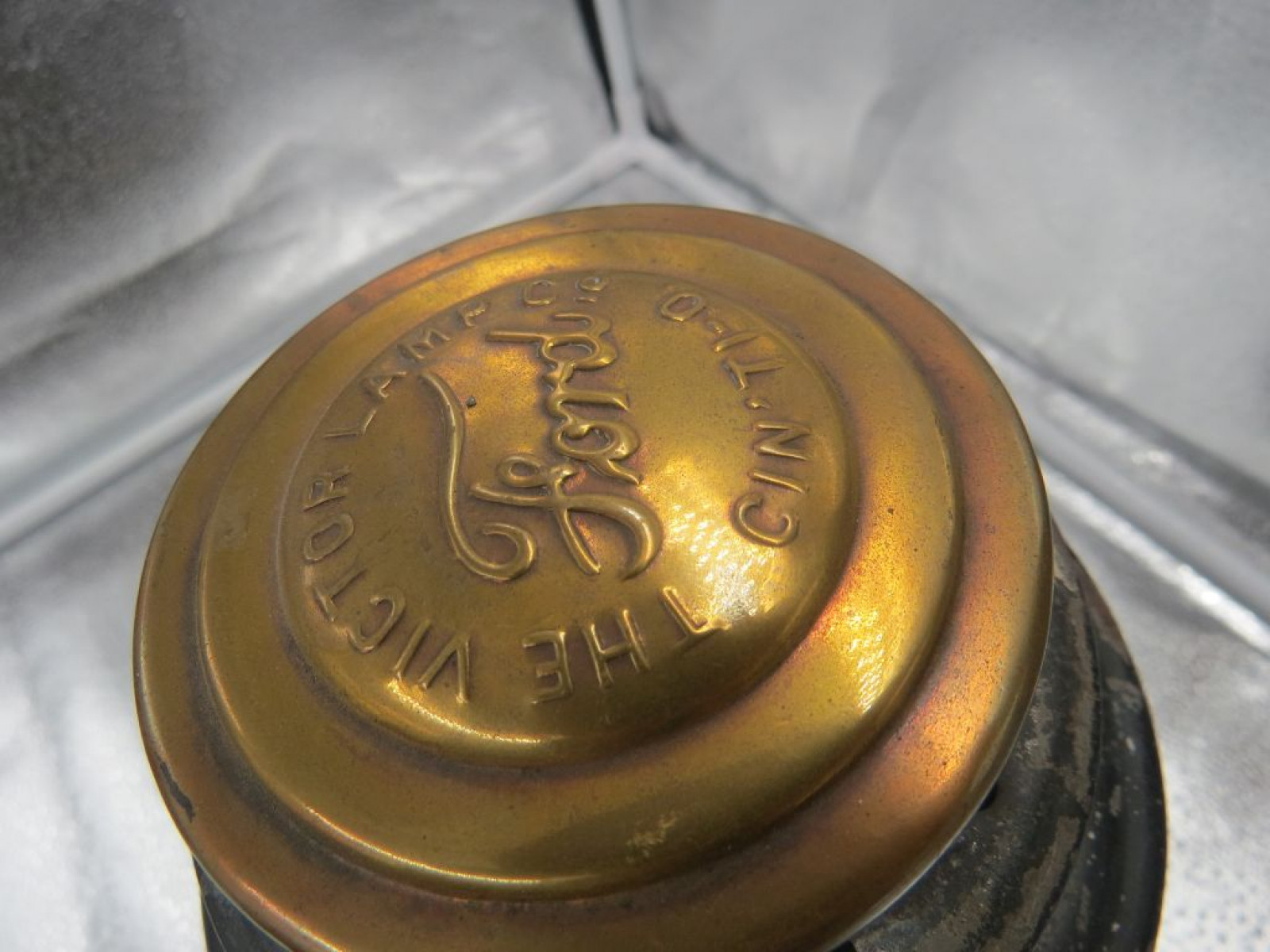Pair of Victor Sidelights and Rare Victor Tail Lights - Image 4