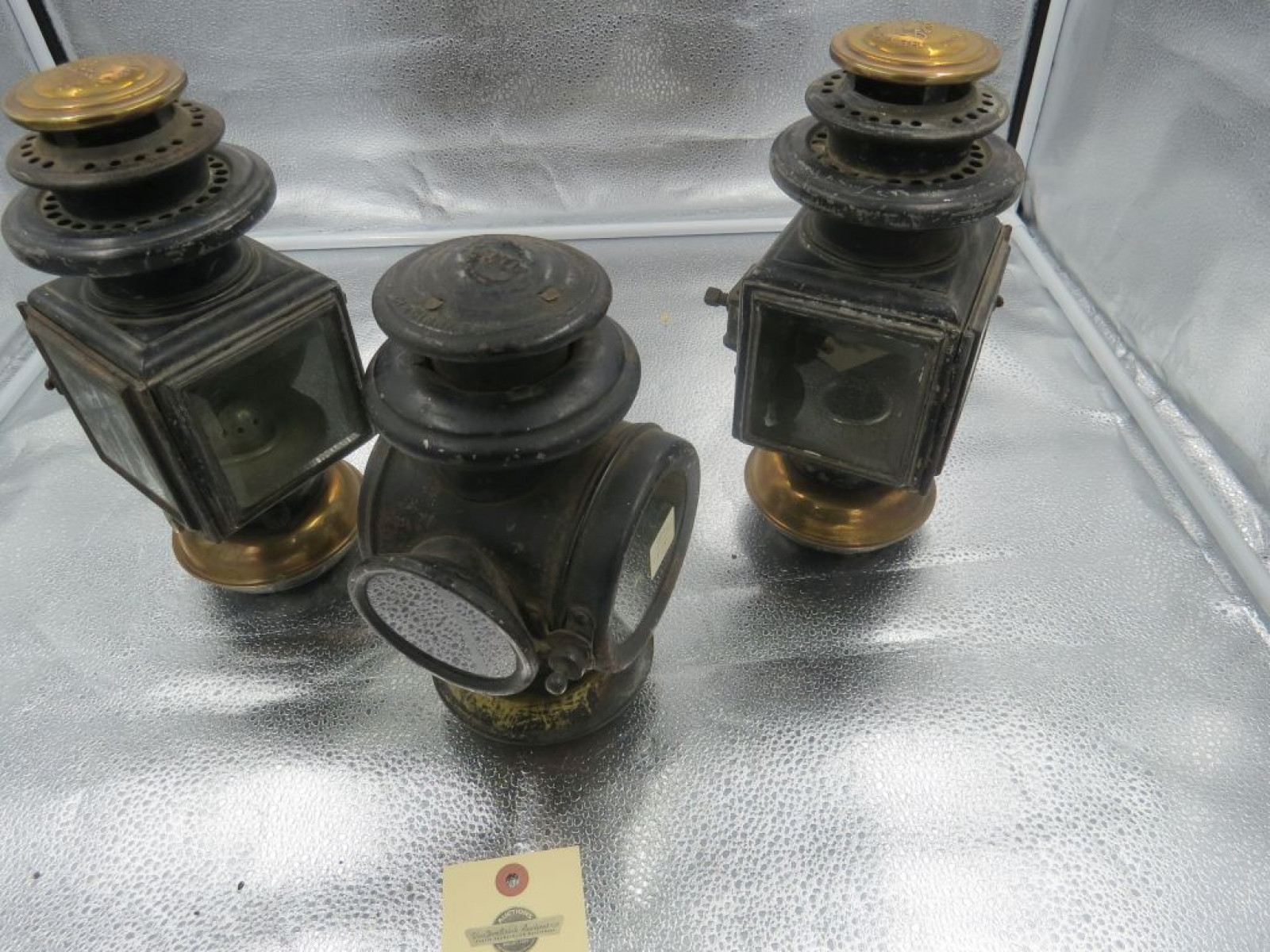 Pair of Victor Sidelights and Rare Victor Tail Lights - Image 5