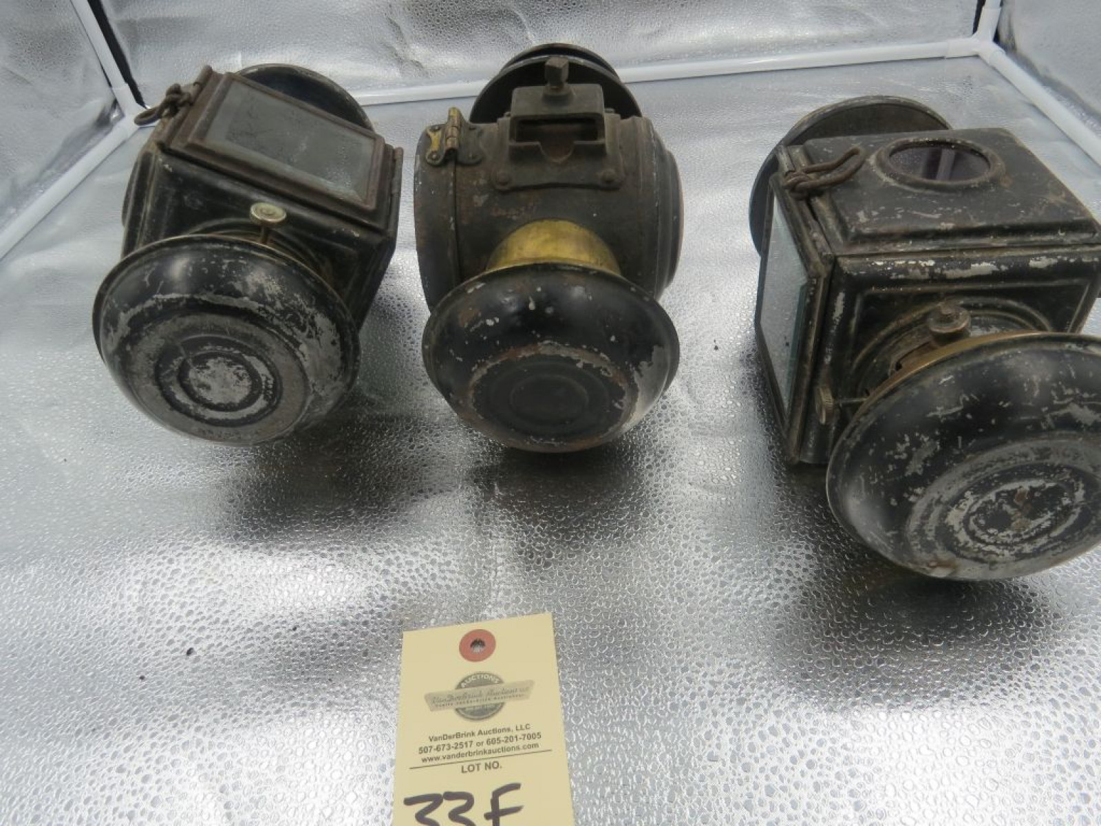 Pair of Victor Sidelights and Rare Victor Tail Lights - Image 7