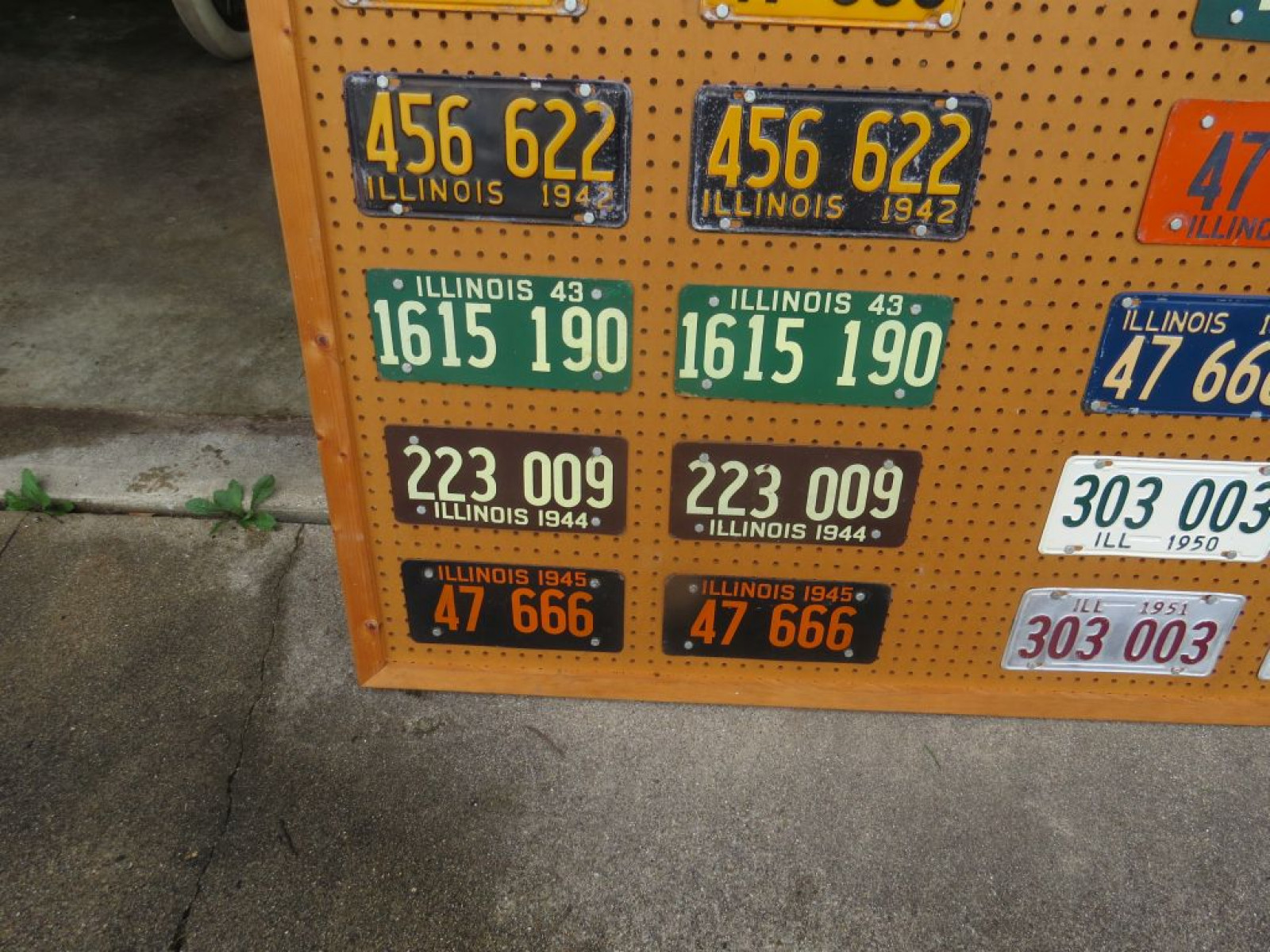 Complete Board of Illinois License Plates from 1940-1957 - Image 3