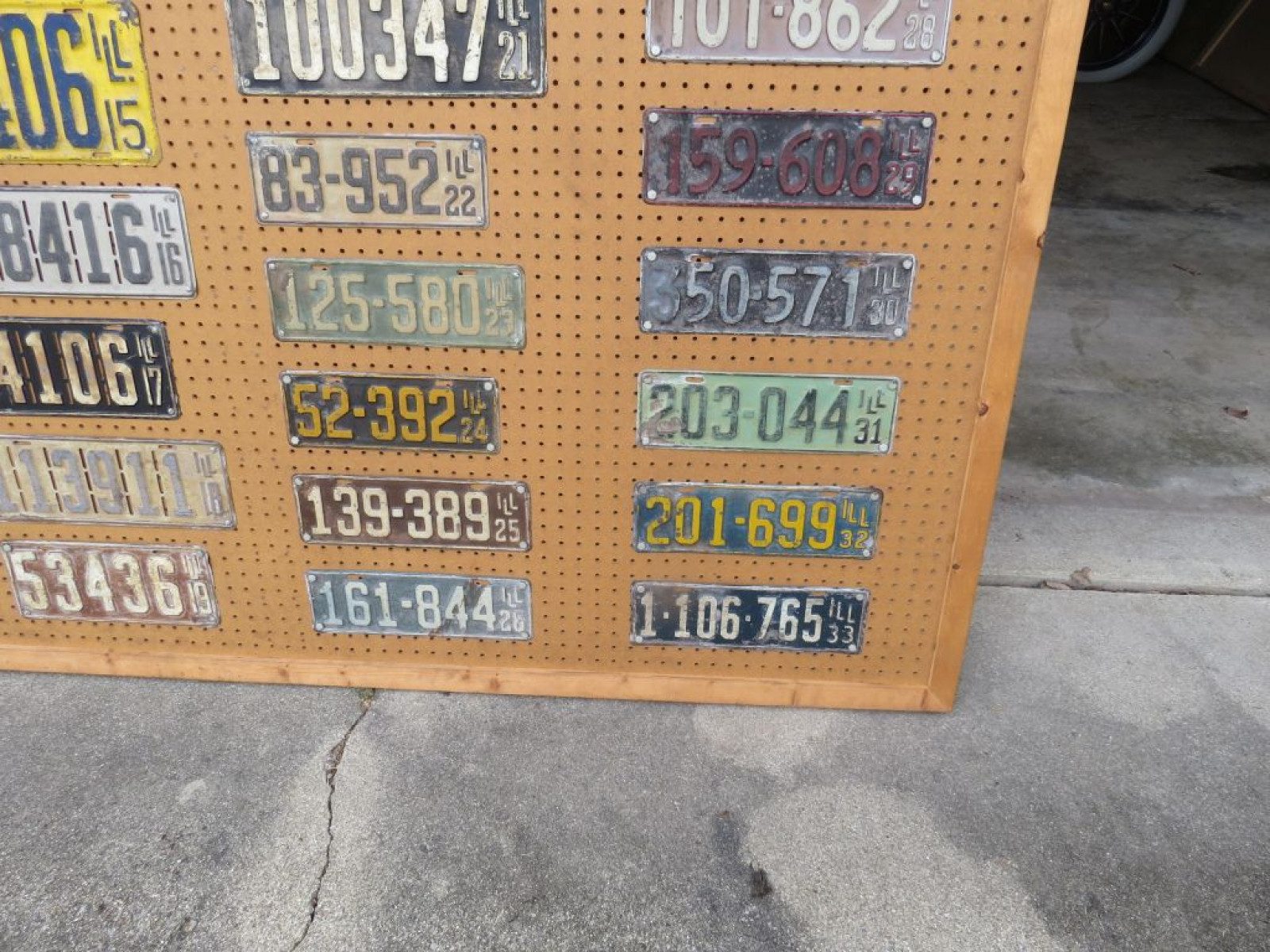 Board of Early Illinois License Plates from 1910-1933 - Image 7