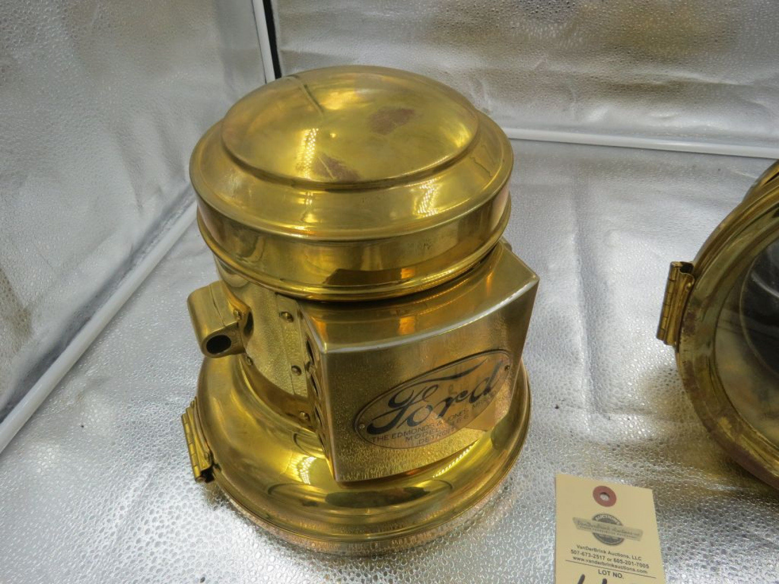Pair of Model E+J 466 Headlights - Image 4