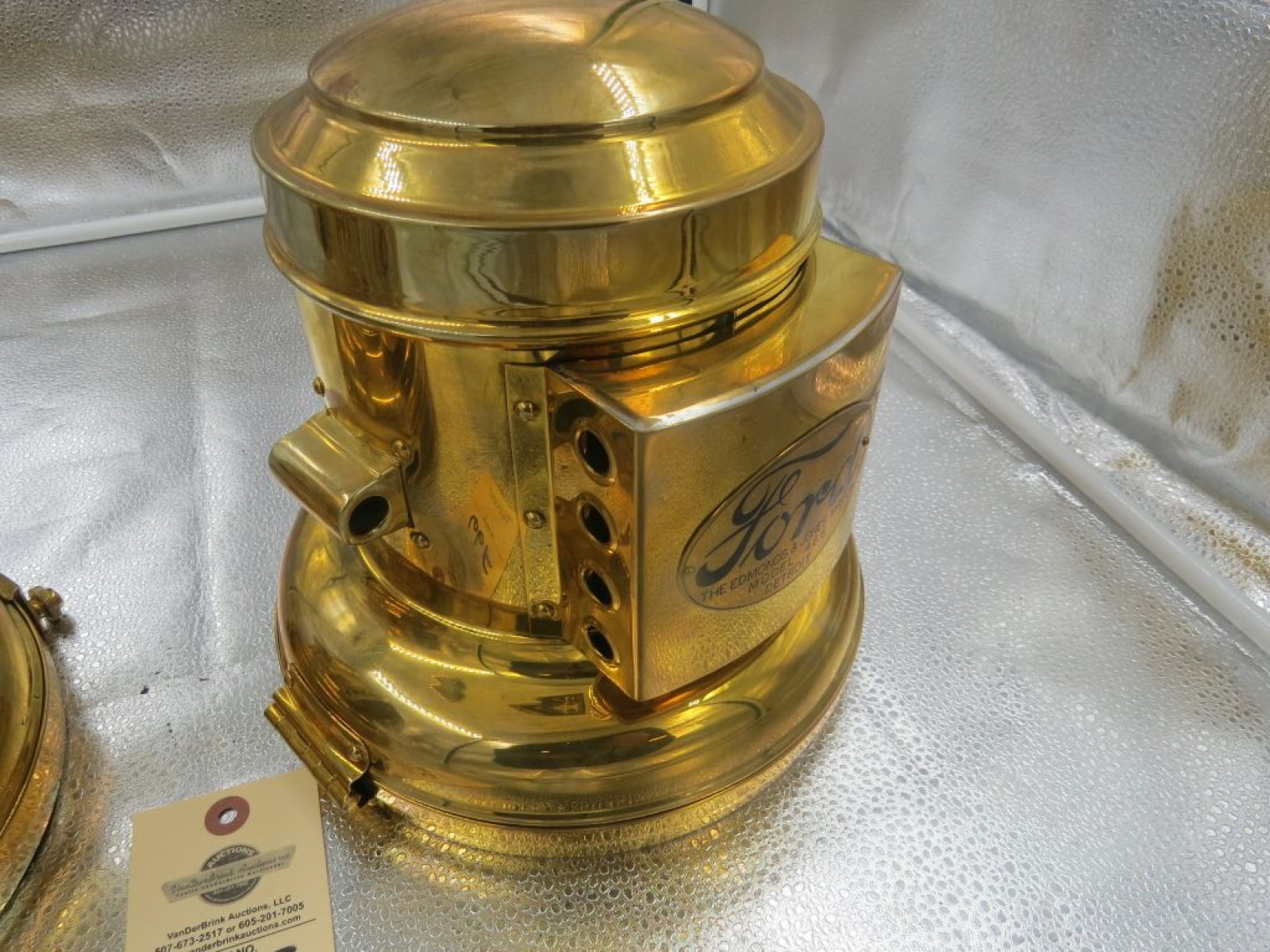Pair of Model E+J 466 Headlights - Image 5