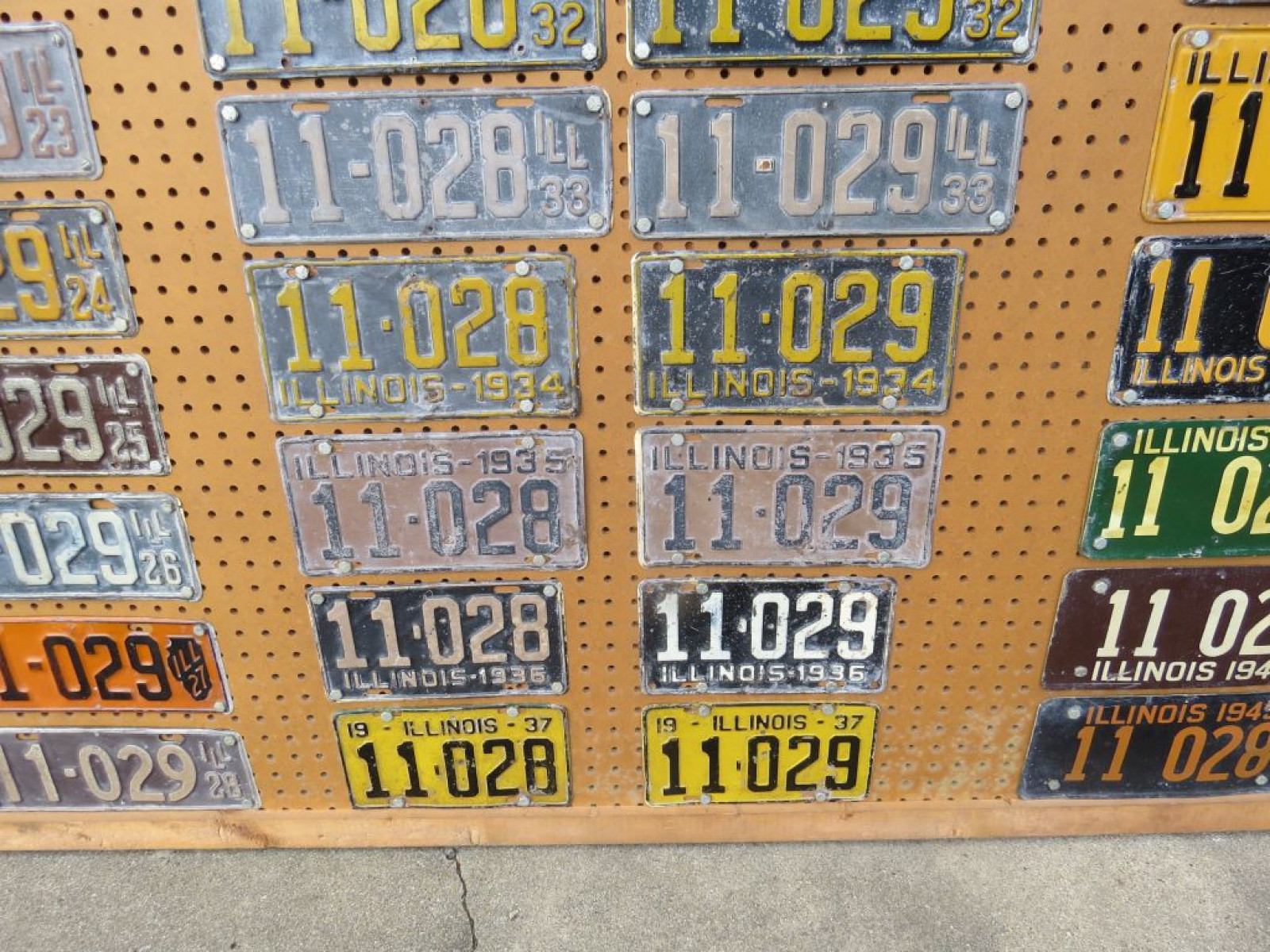 Board of Illinois License Plates from 1922-1945 - Image 5