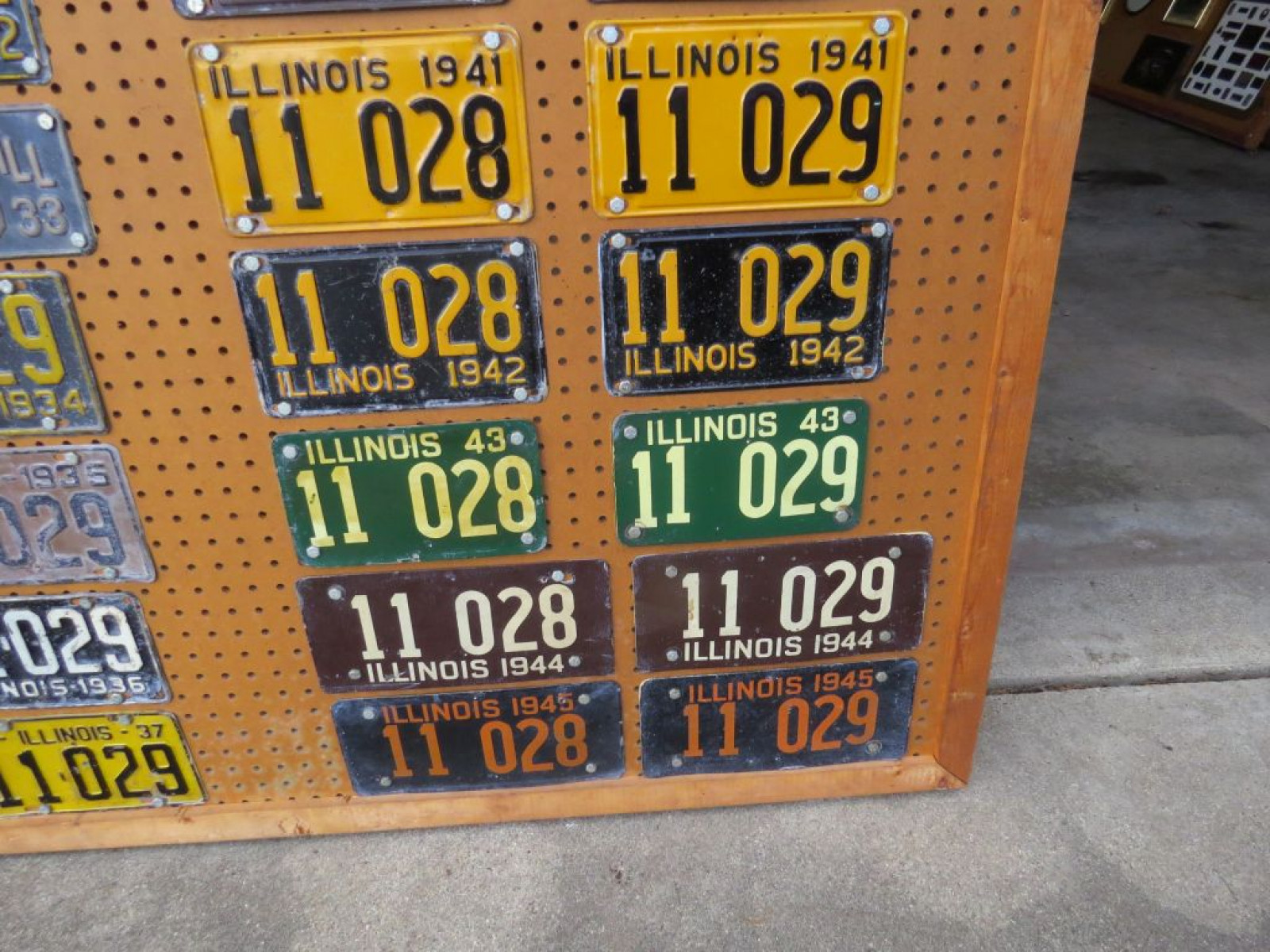 Board of Illinois License Plates from 1922-1945 - Image 7