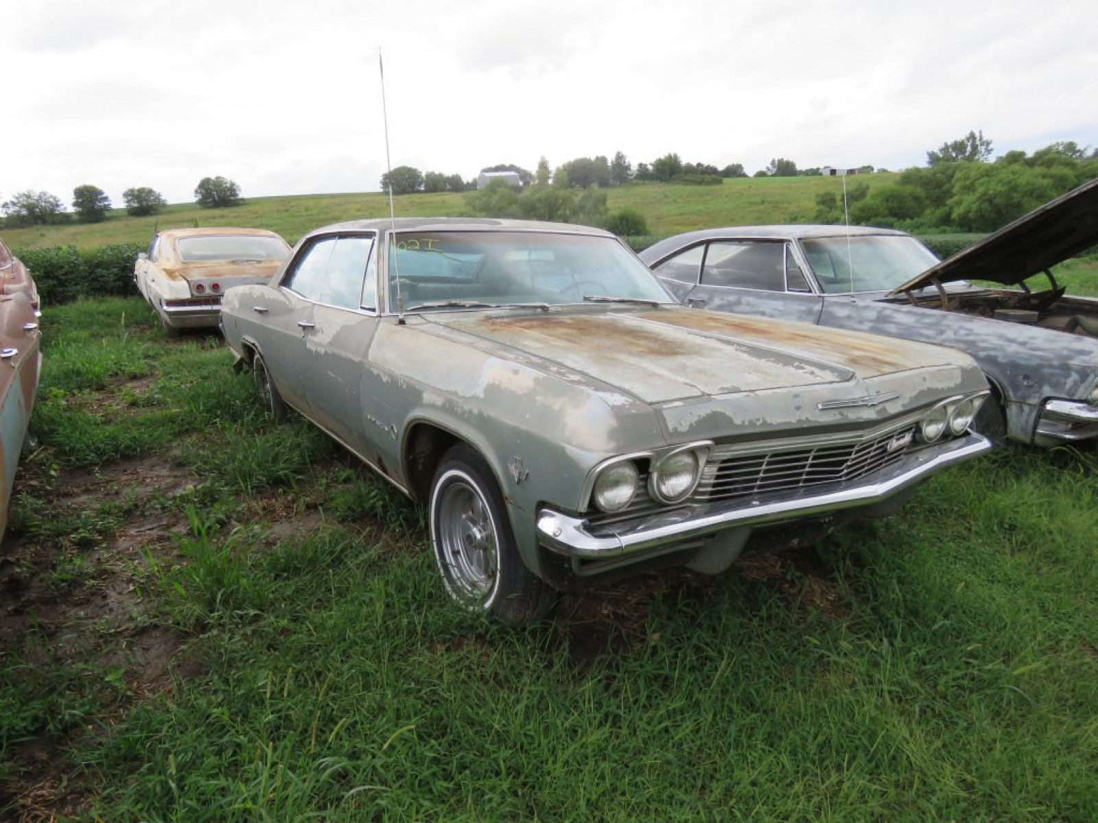 1965 Chevrolet Impala 4dr HT - Image 3