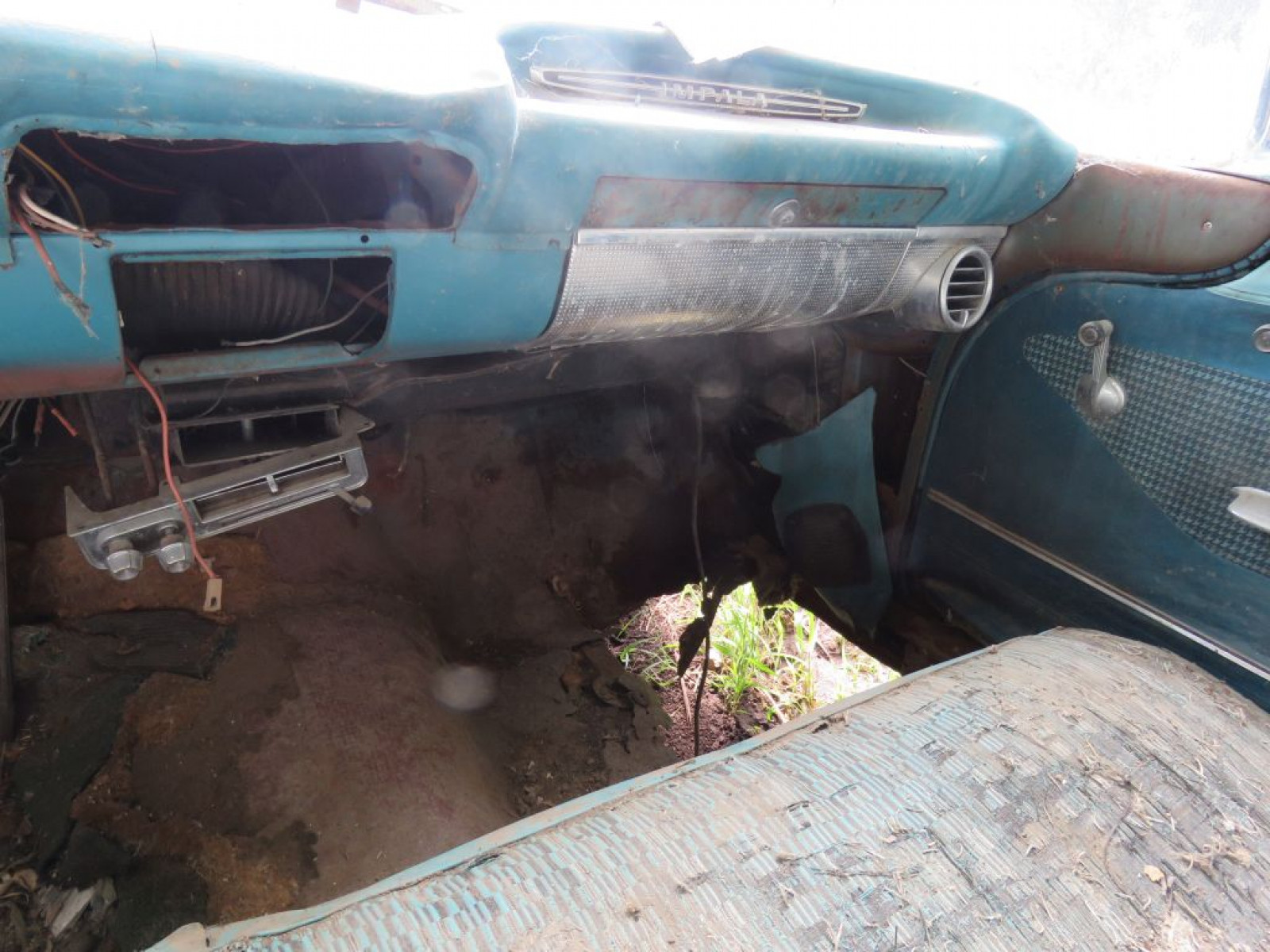 1960 Chevrolet Impala 4dr HT Flat Top - Image 11