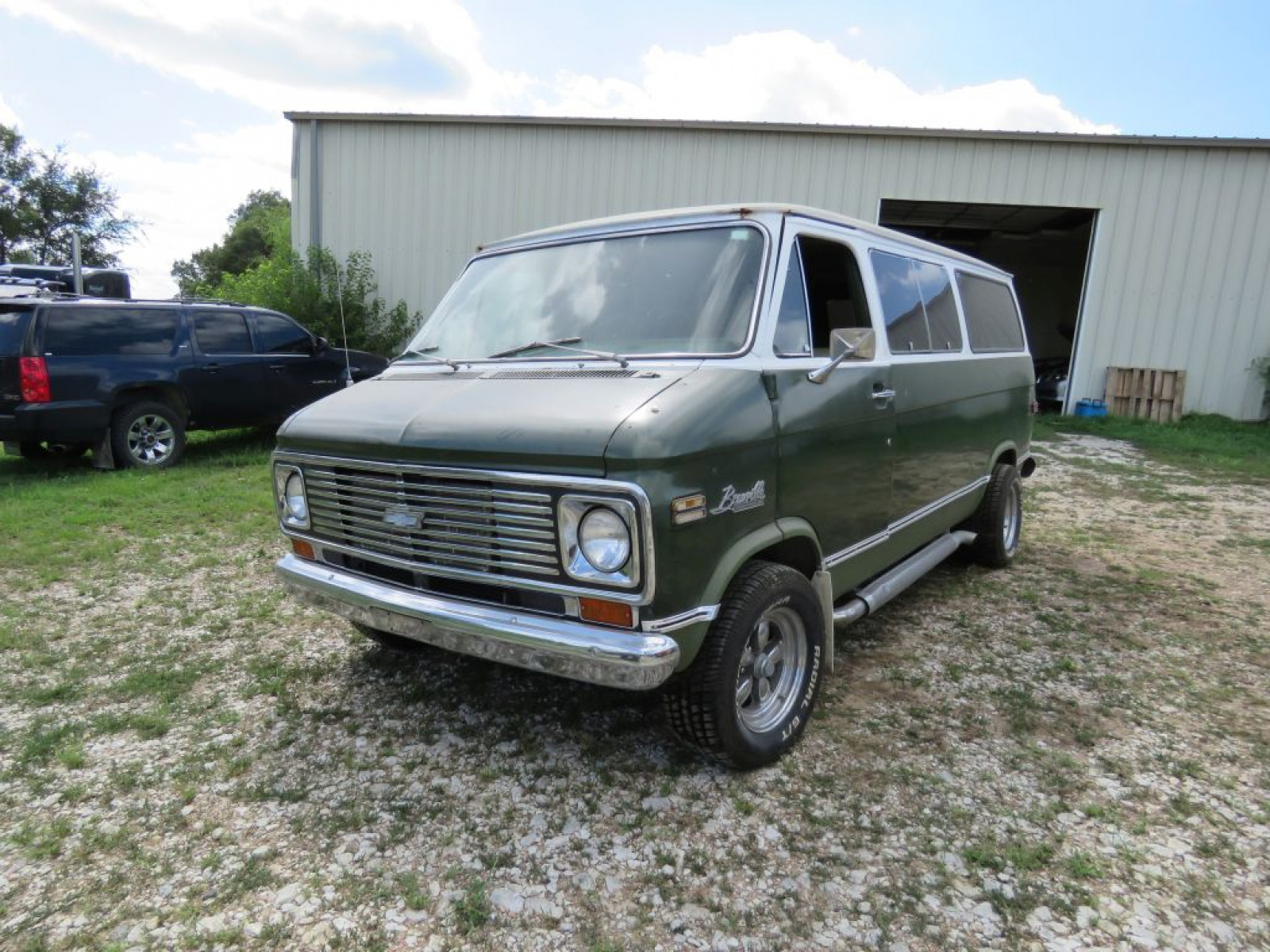 1972 Chevrolet Beauville Sportvan 10 - Image 1