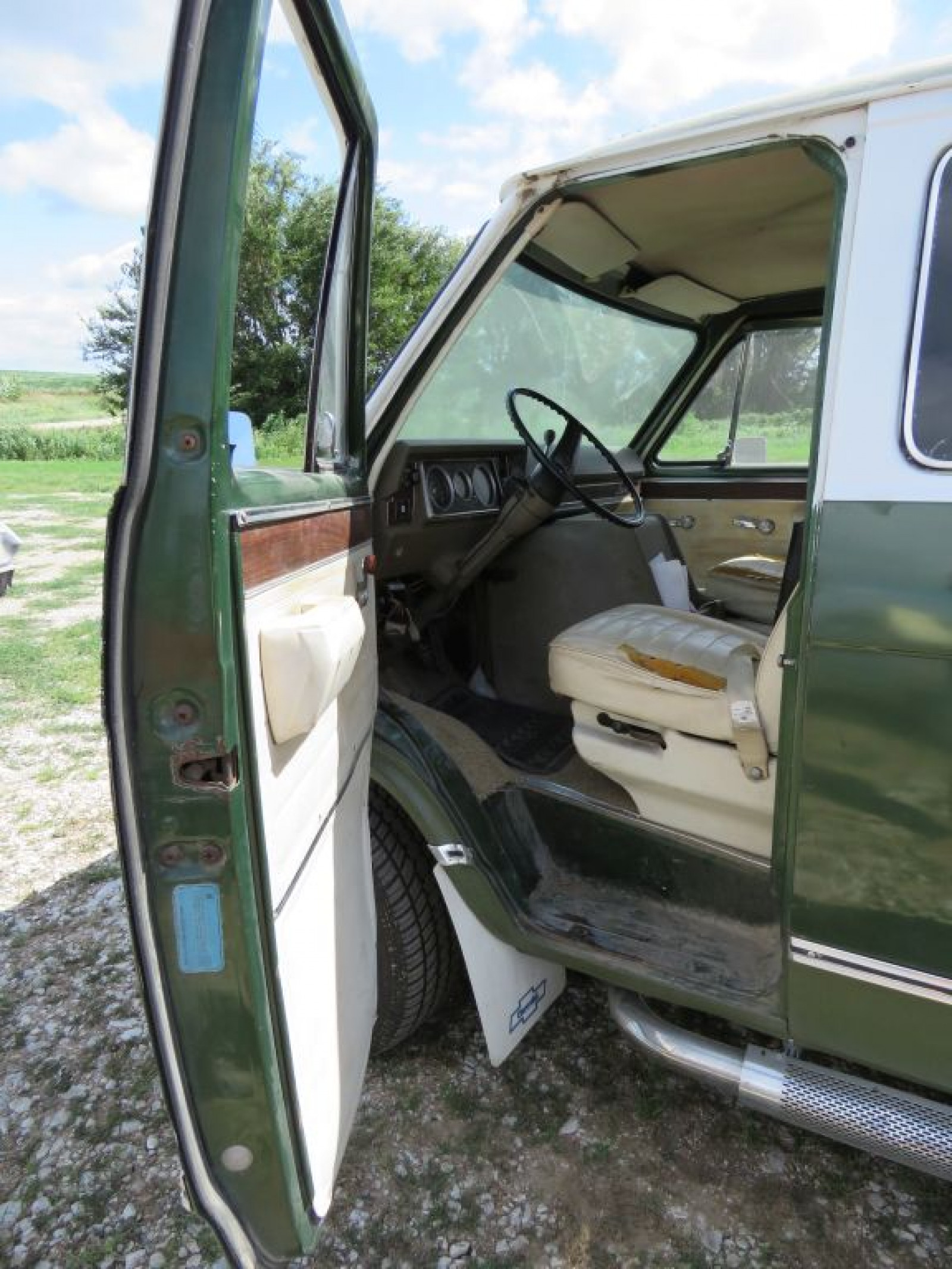 1972 Chevrolet Beauville Sportvan 10 - Image 13
