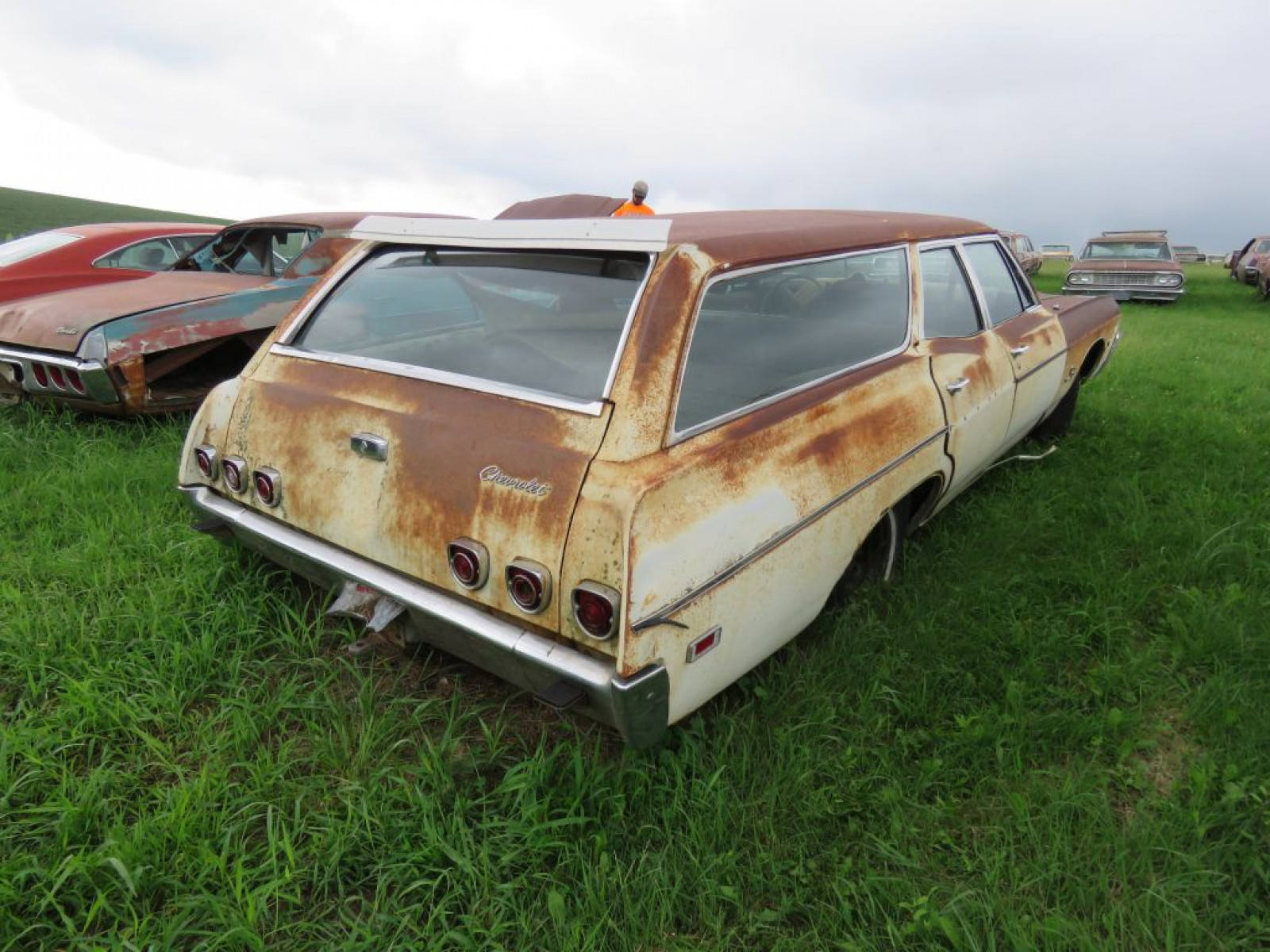 1968 Chevrolet Impala 9 Passenger 4dr Wagon - Image 3