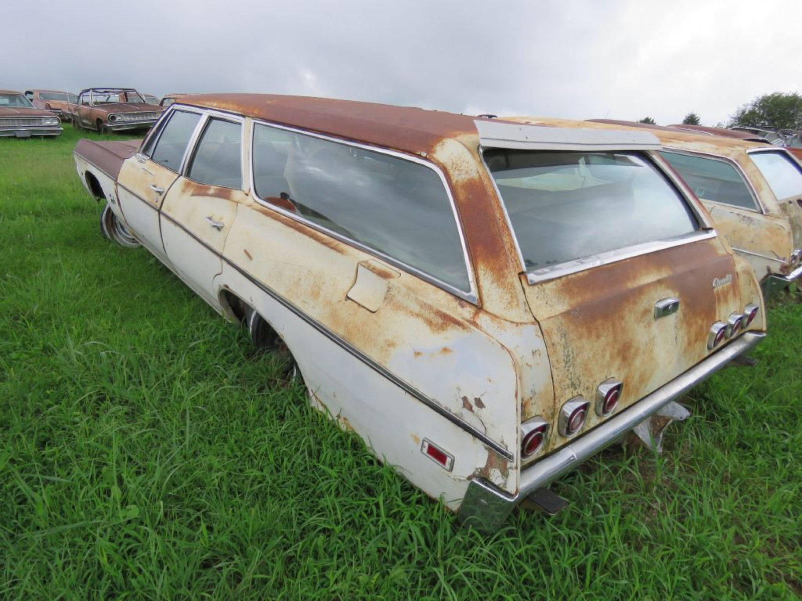 1968 Chevrolet Impala 9 Passenger 4dr Wagon - Image 4
