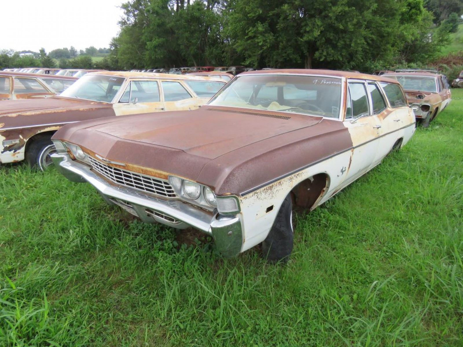 1968 Chevrolet Impala 9 Passenger 4dr Wagon - Image 5