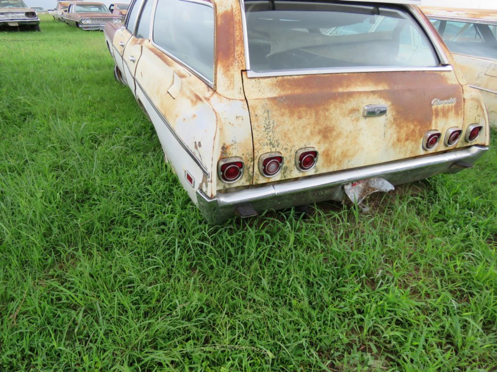 1968 Chevrolet Impala 9 Passenger 4dr Wagon - Image 8