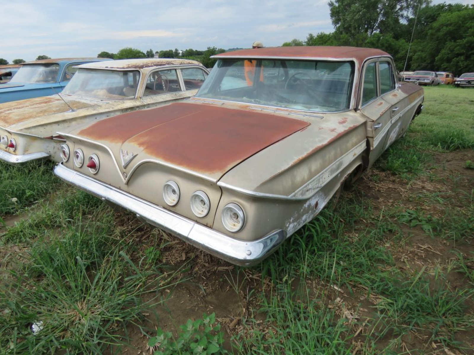 1961 Chevrolet Impala 4dr Sedan - Image 5