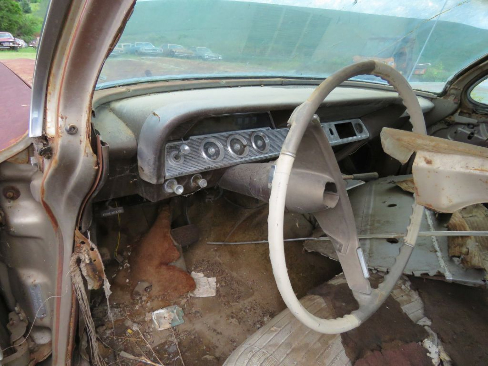 1961 Chevrolet Impala 4dr Sedan - Image 9