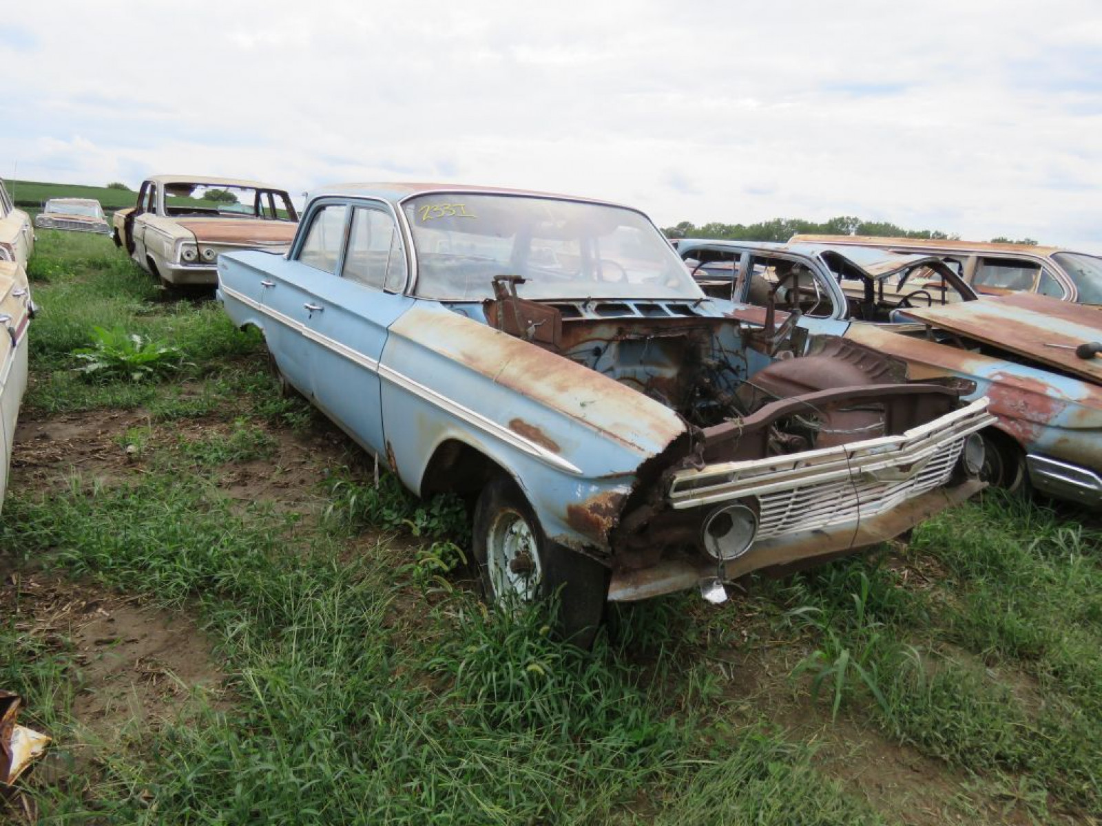 1961 Chevrolet 4dr Sedan for Parts - Image 1
