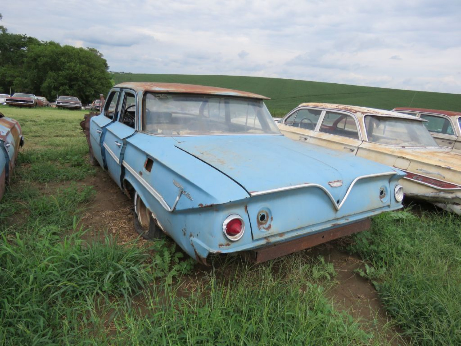 1961 Chevrolet 4dr Sedan for Parts - Image 5