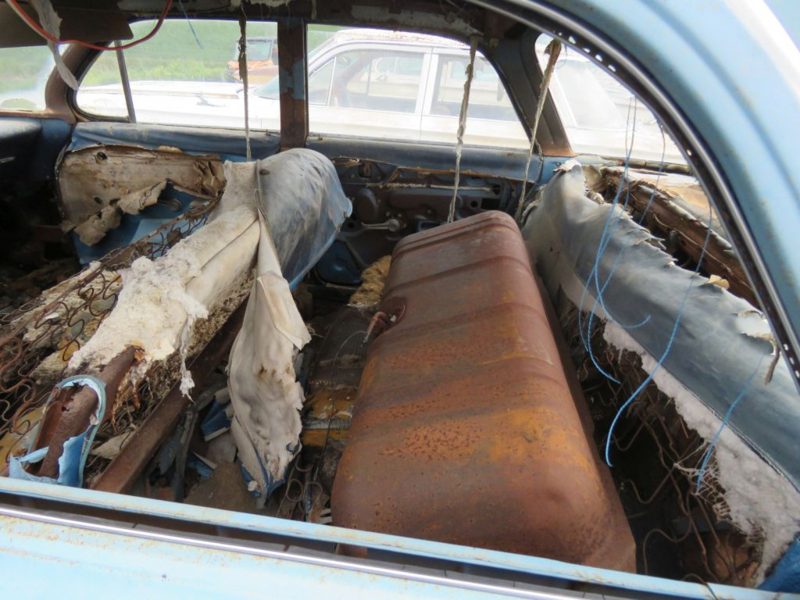 1961 Chevrolet 4dr Sedan for Parts - Image 7