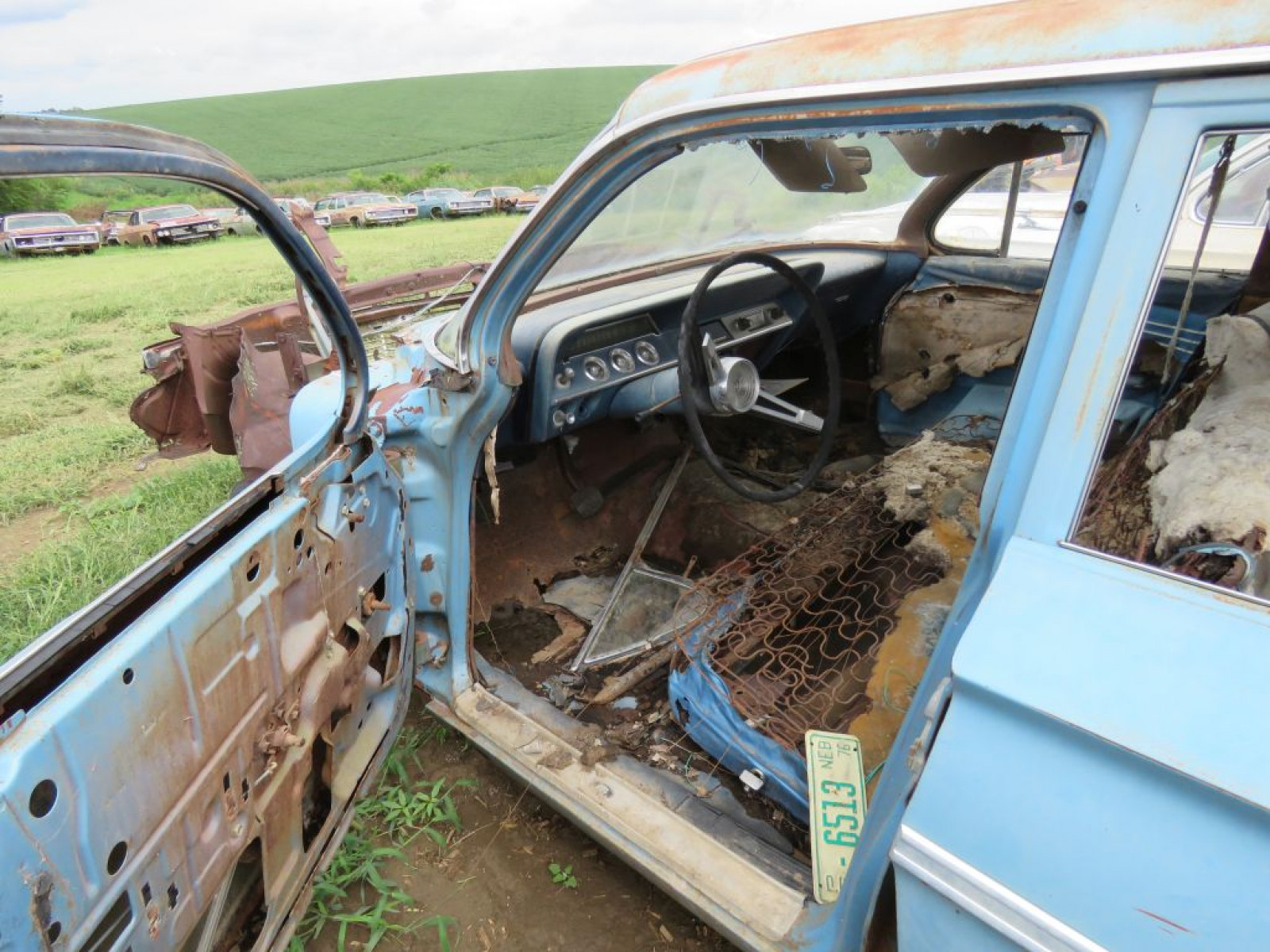 1961 Chevrolet 4dr Sedan for Parts - Image 9