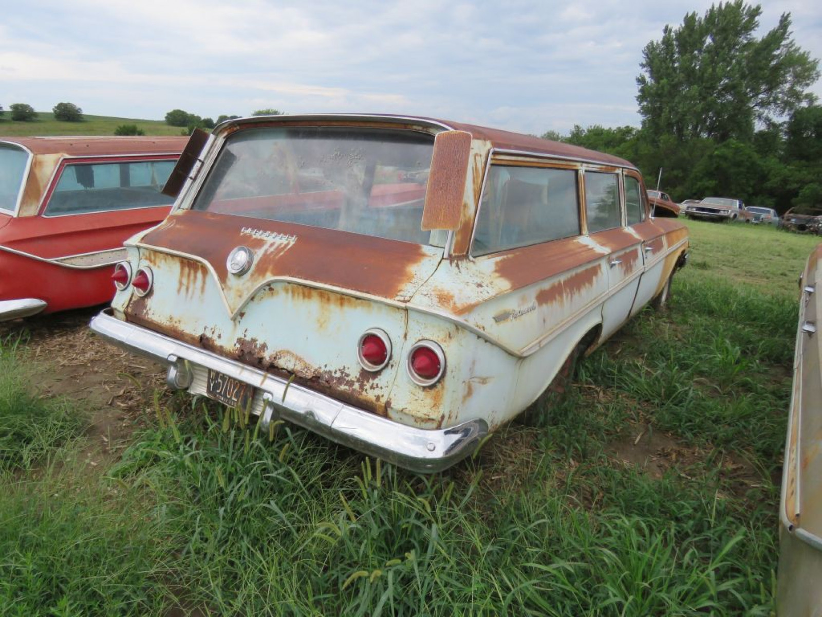 1961 Chevrolet Parkwood 4dr Wagon - Image 3