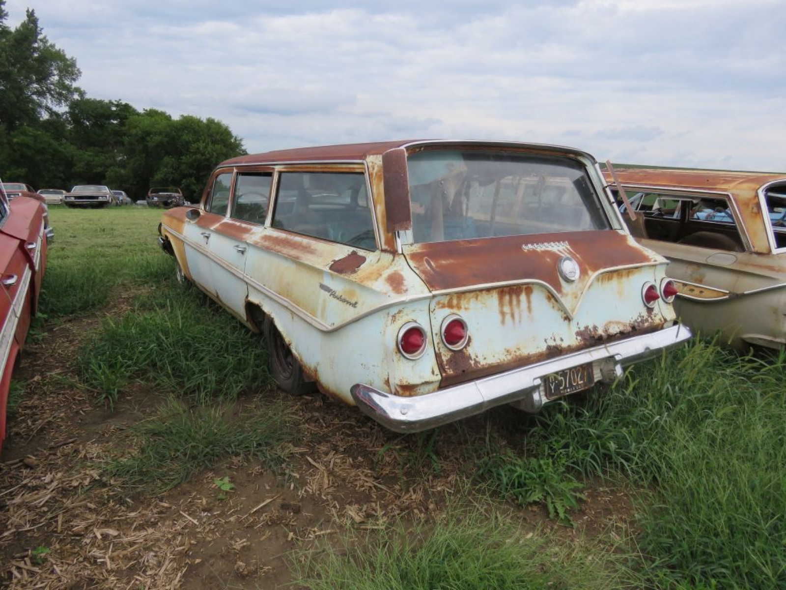 1961 Chevrolet Parkwood 4dr Wagon - Image 4