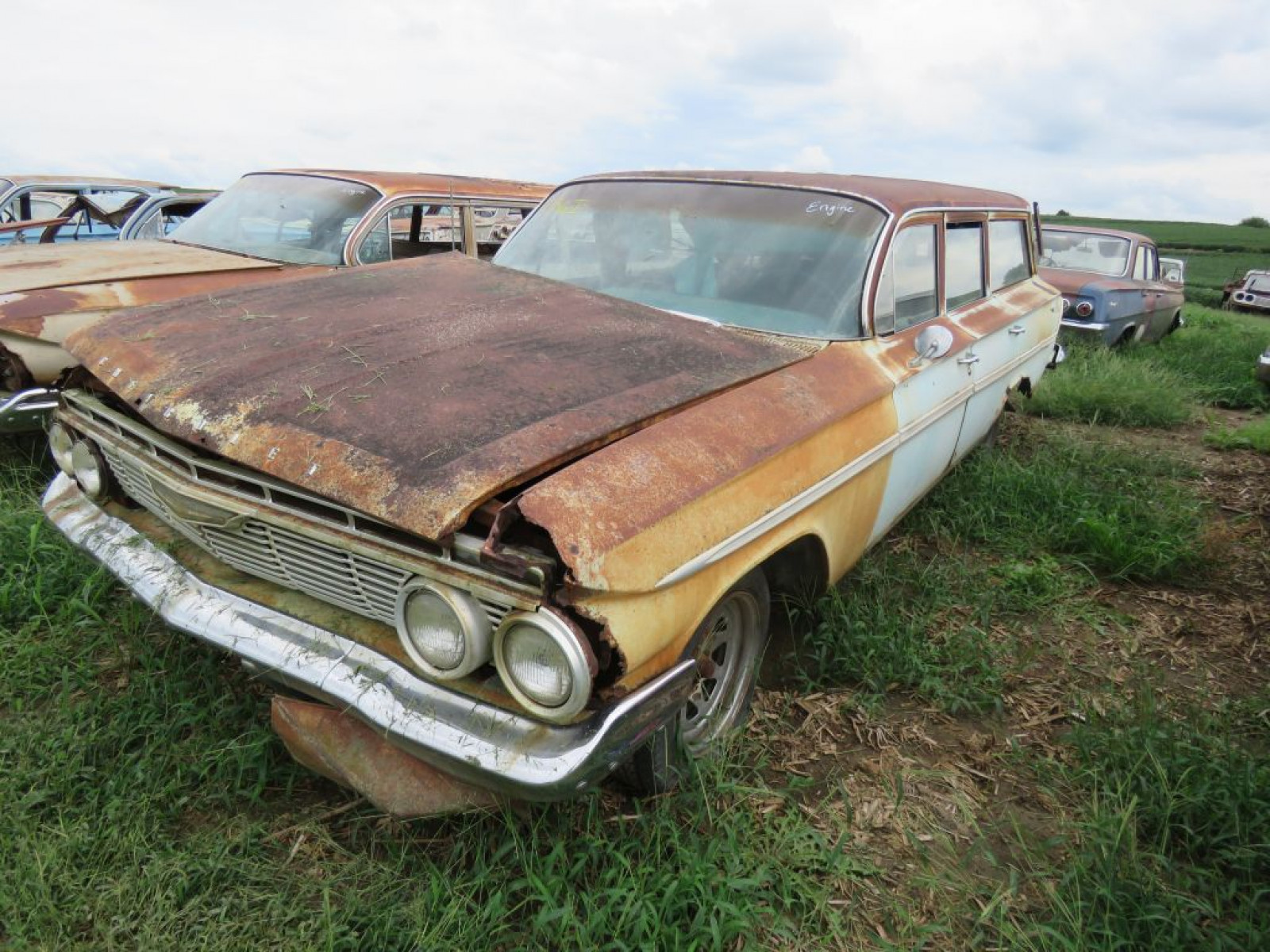 1961 Chevrolet Parkwood 4dr Wagon - Image 9