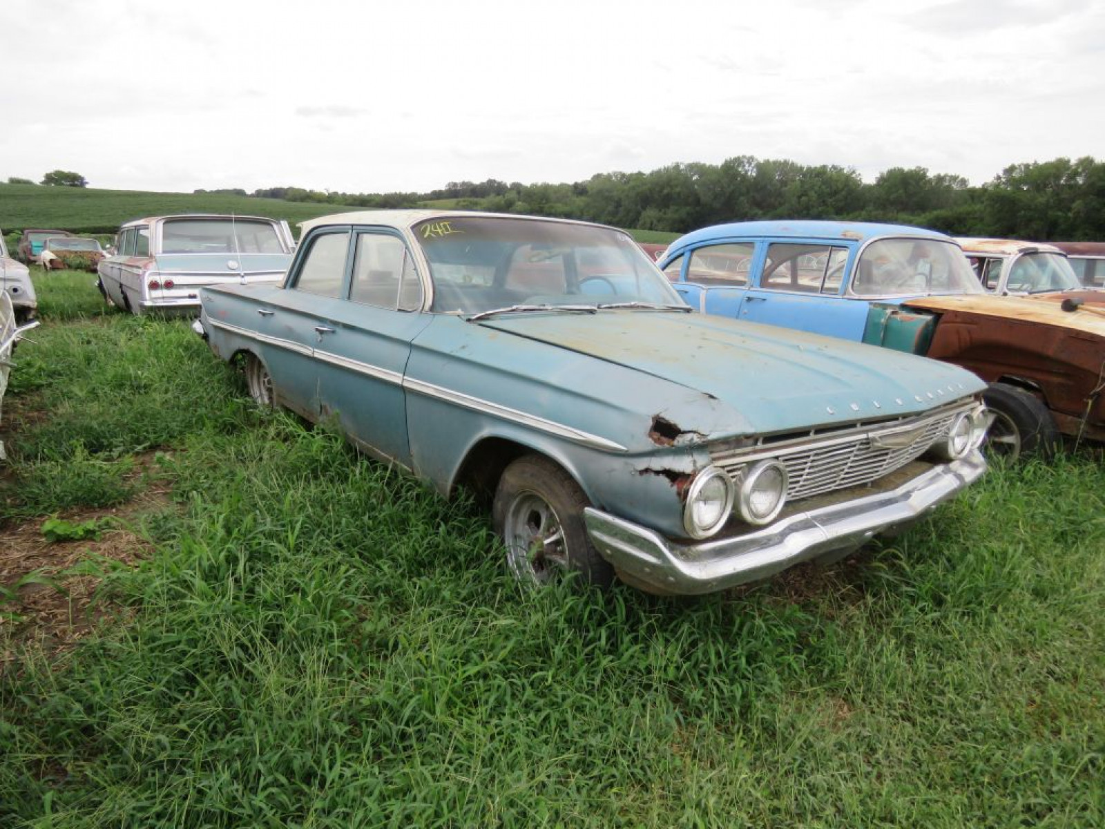 1961 Chevrolet Bel Air 4dr Sedan - Image 1