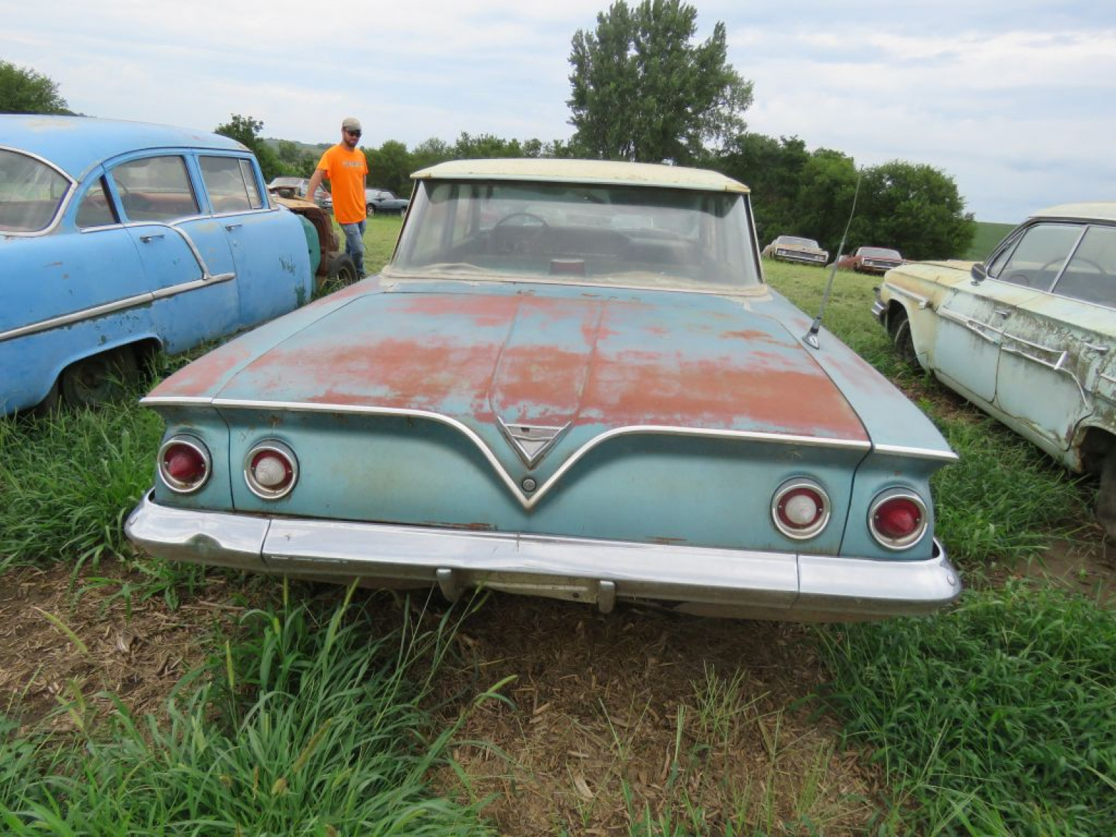 1961 Chevrolet Bel Air 4dr Sedan - Image 4