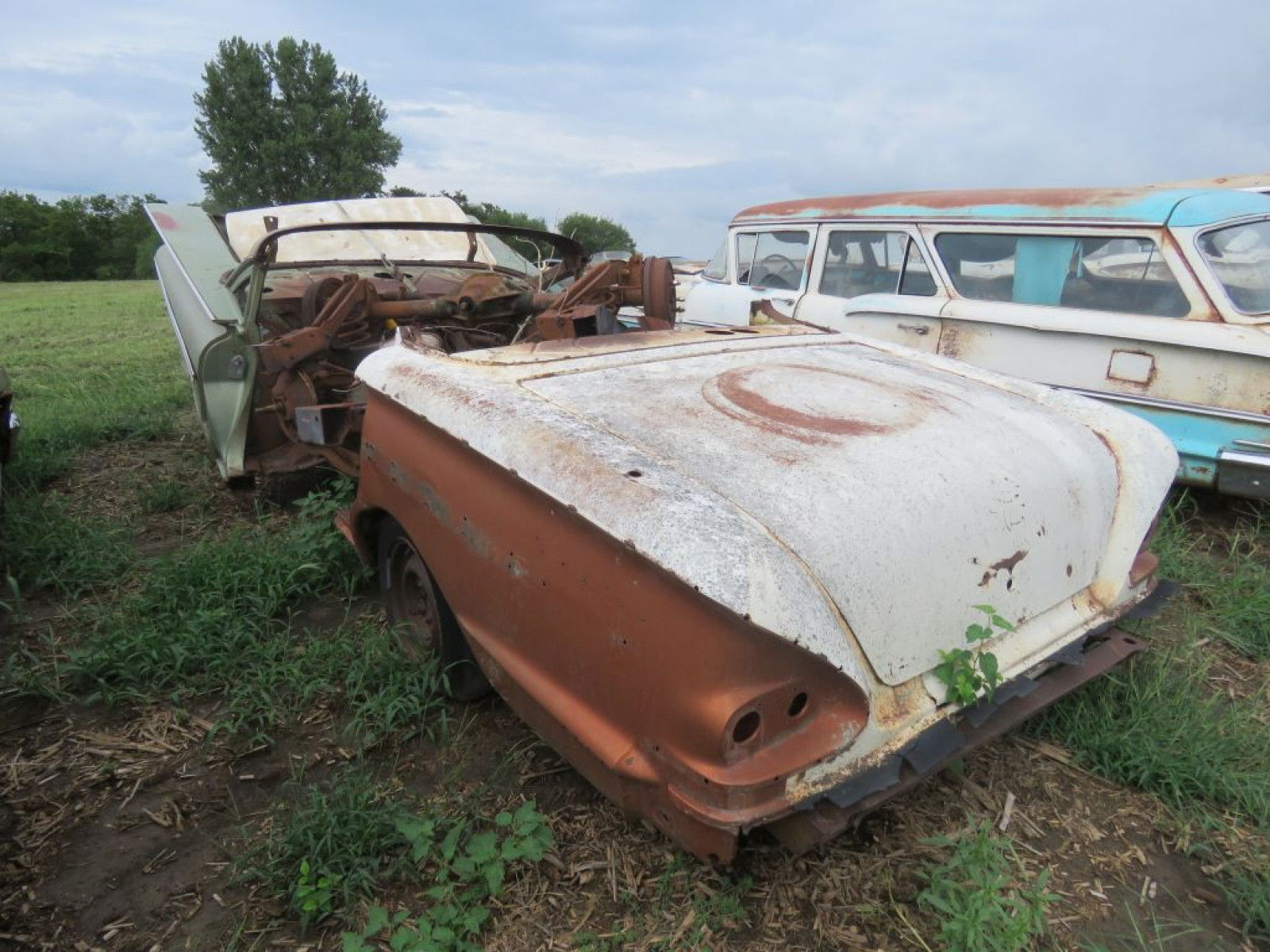 Part of a 1958 and Portion of a 1959 for parts - Image 2