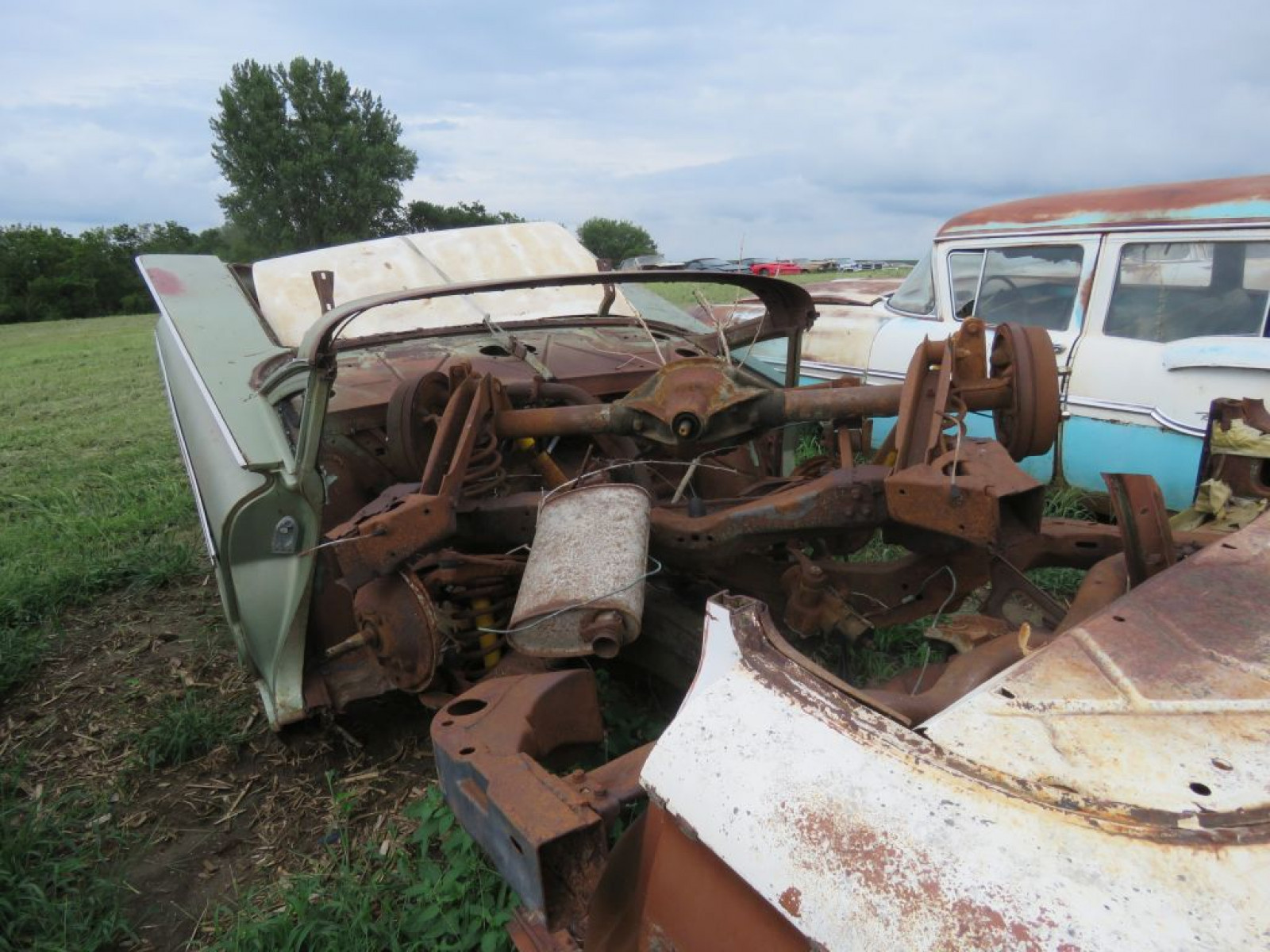Part of a 1958 and Portion of a 1959 for parts - Image 3