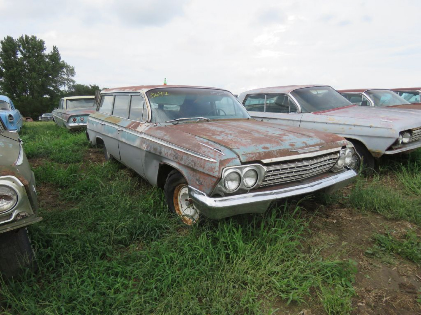 1962 Chevrolet Impala 4dr Wagon - Image 1