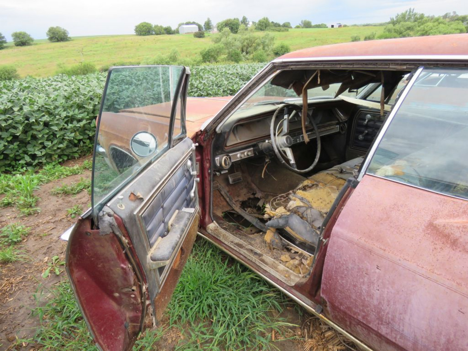 1966 Chevrolet Caprice 4dr HT - Image 9